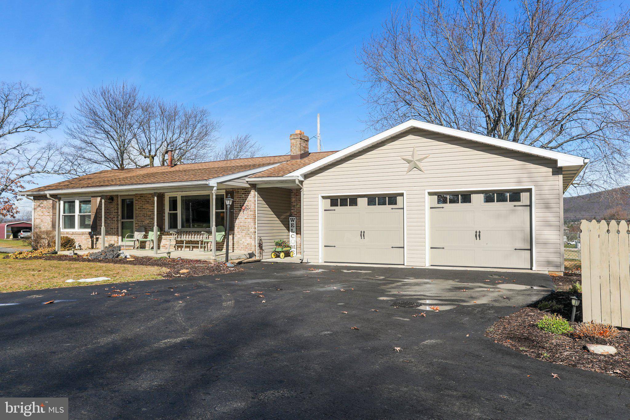 Chambersburg, PA 17202,740 NEW LANE W