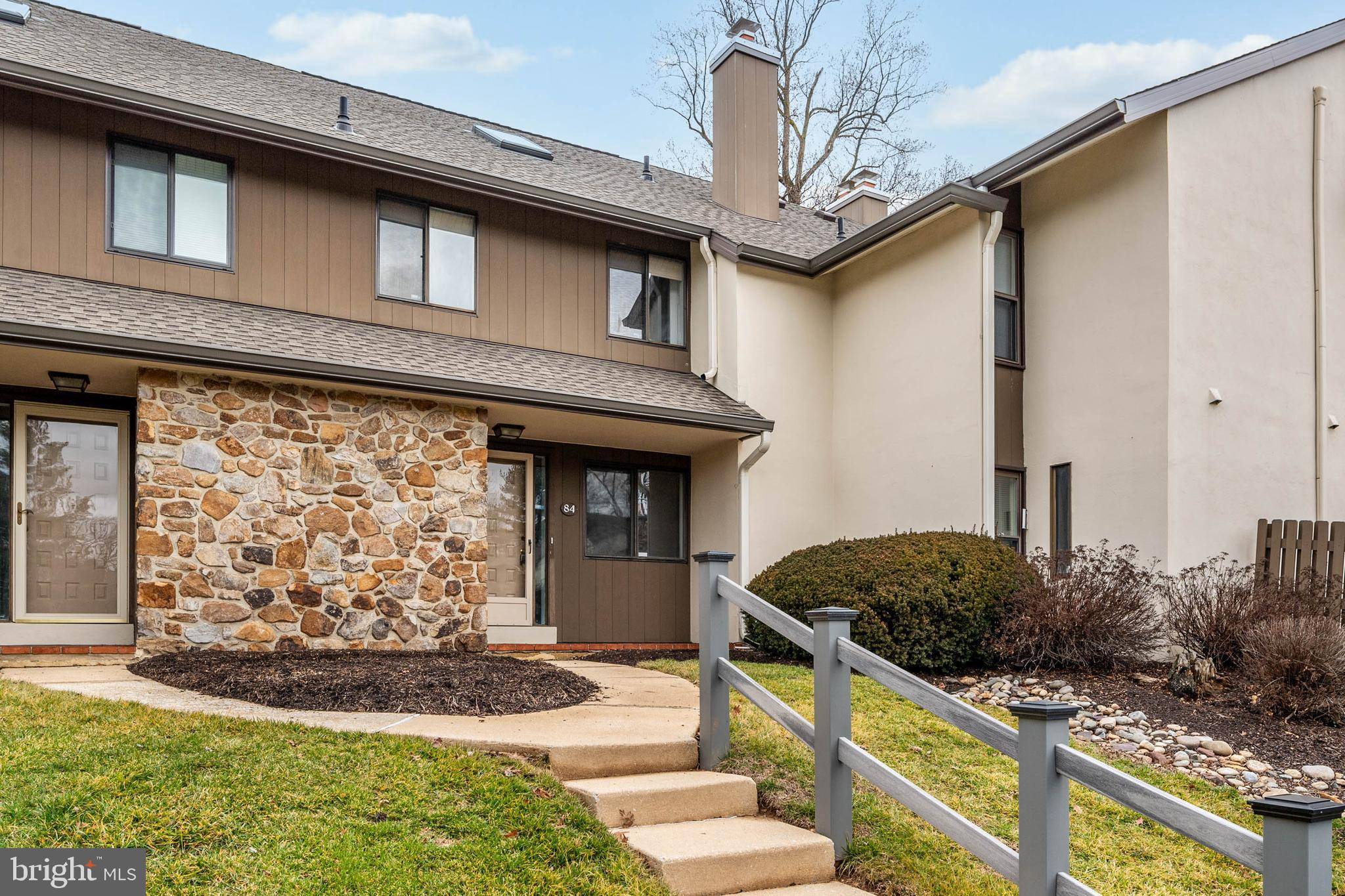 Berwyn, PA 19312,84 OAK KNOLL DR