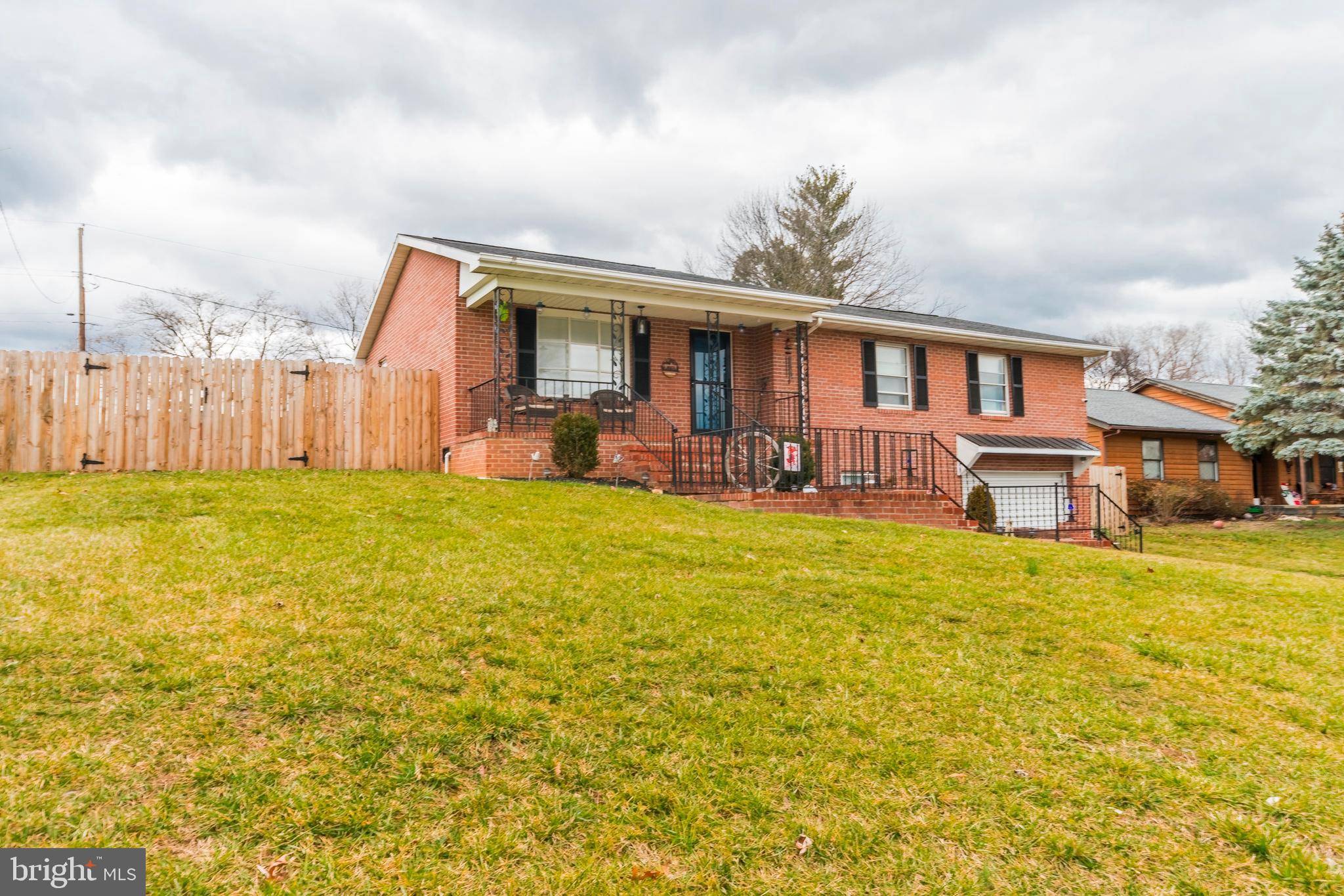 Martinsburg, WV 25401,108 ROSEWOOD DR