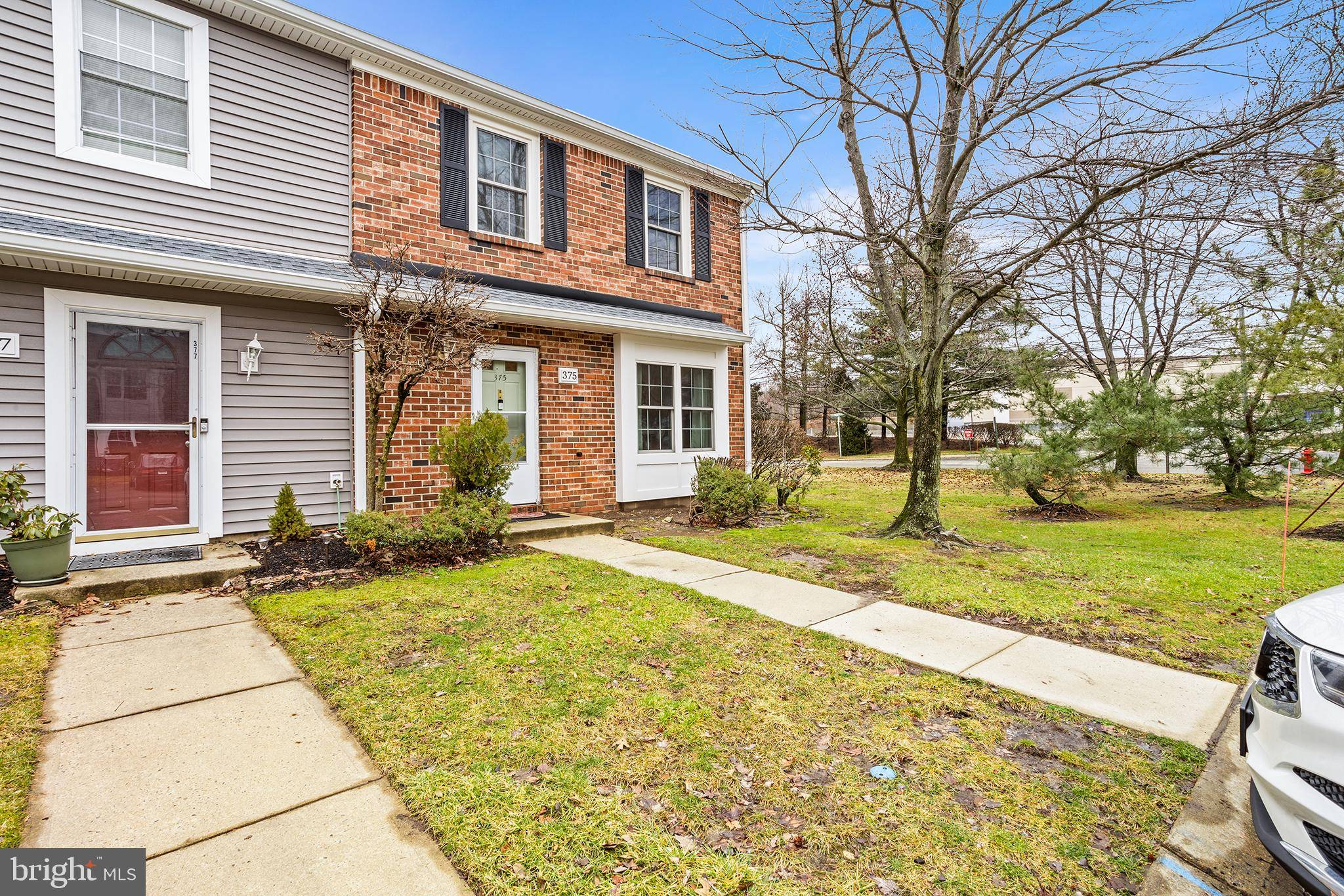 North Brunswick, NJ 08902,375 RITTENHOUSE CT