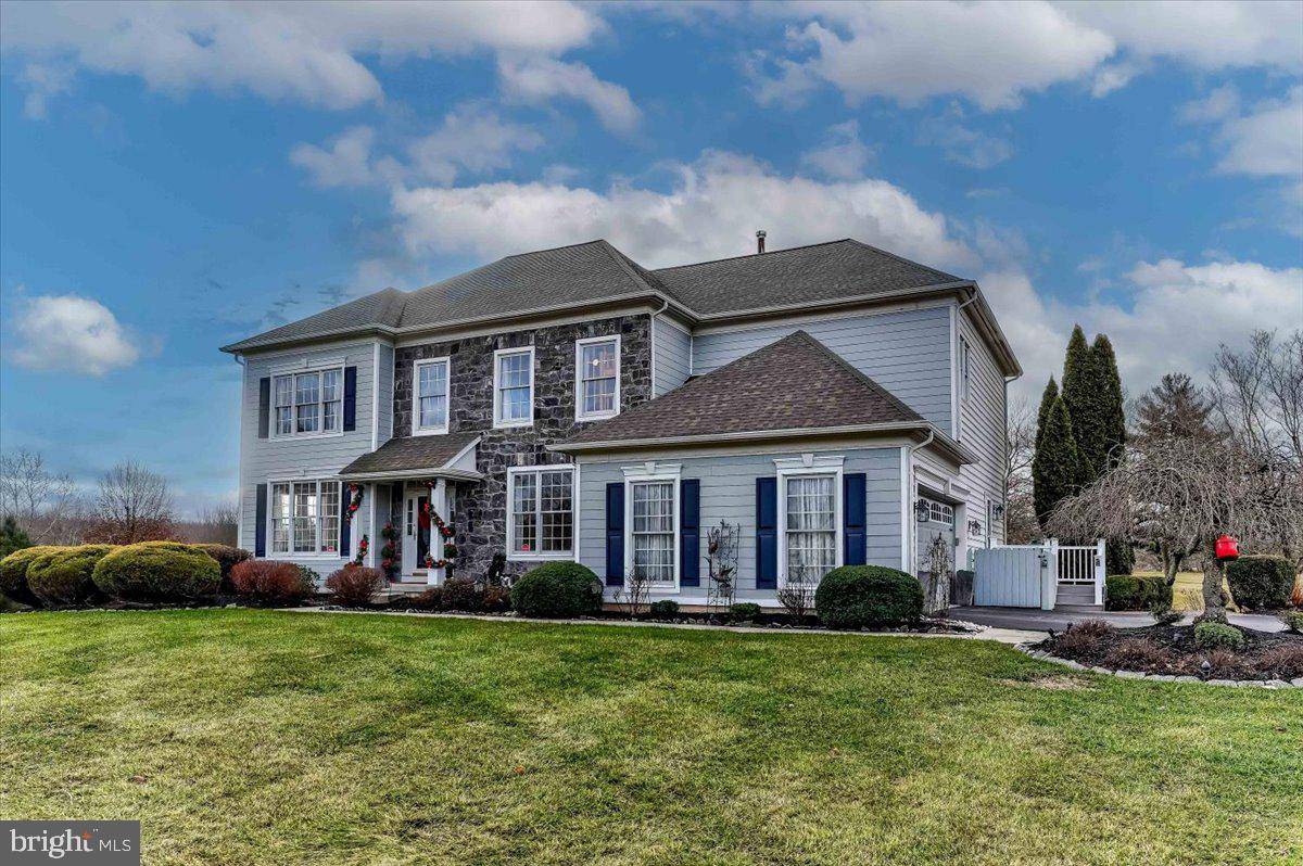 Glen Mills, PA 19342,8 HICKORY DR