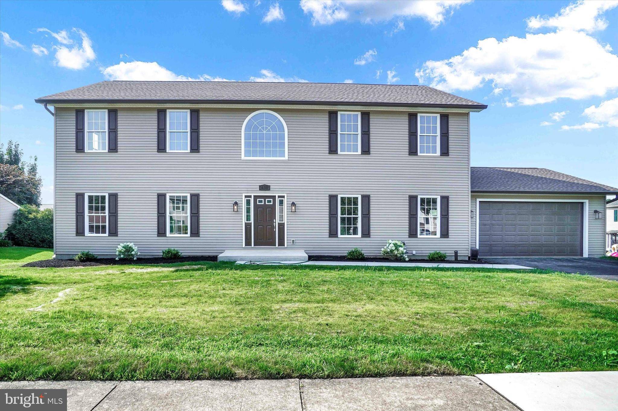 York, PA 17402,430 WHITE ROSE LN