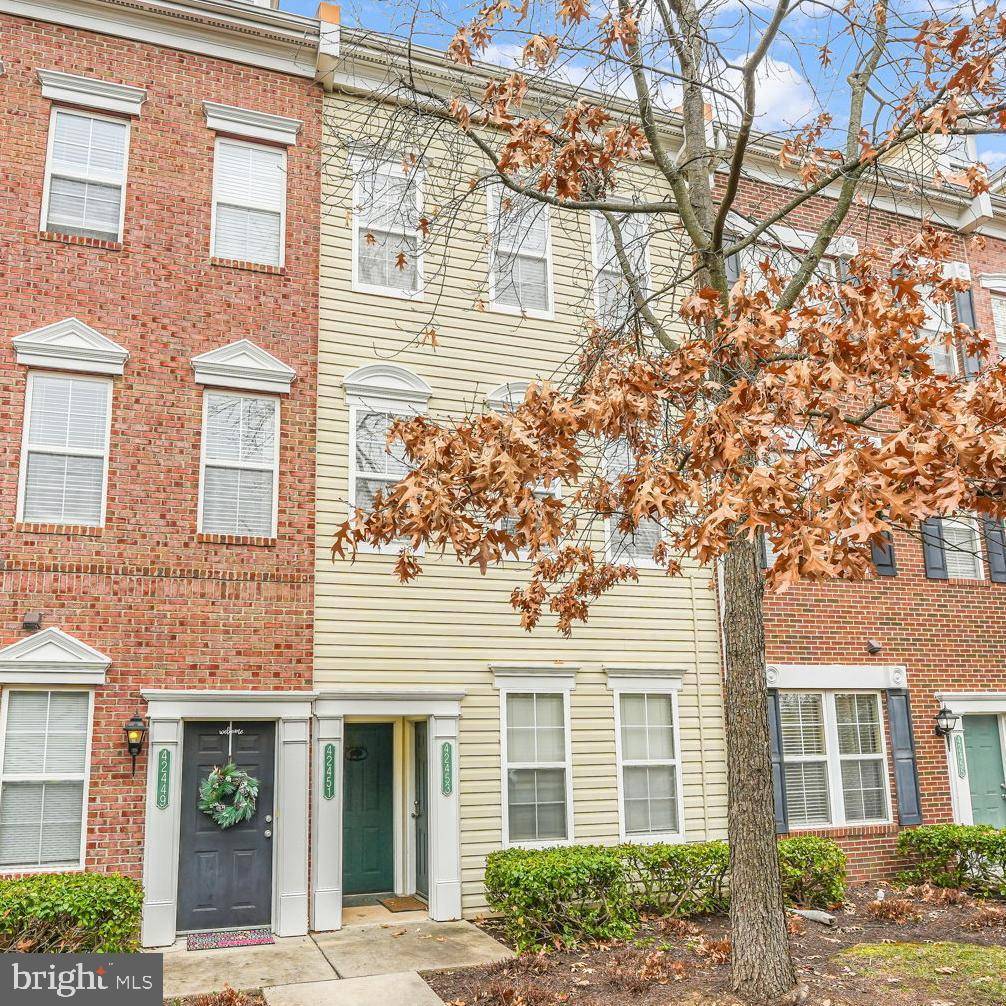 Ashburn, VA 20148,42451 ROCKROSE SQ