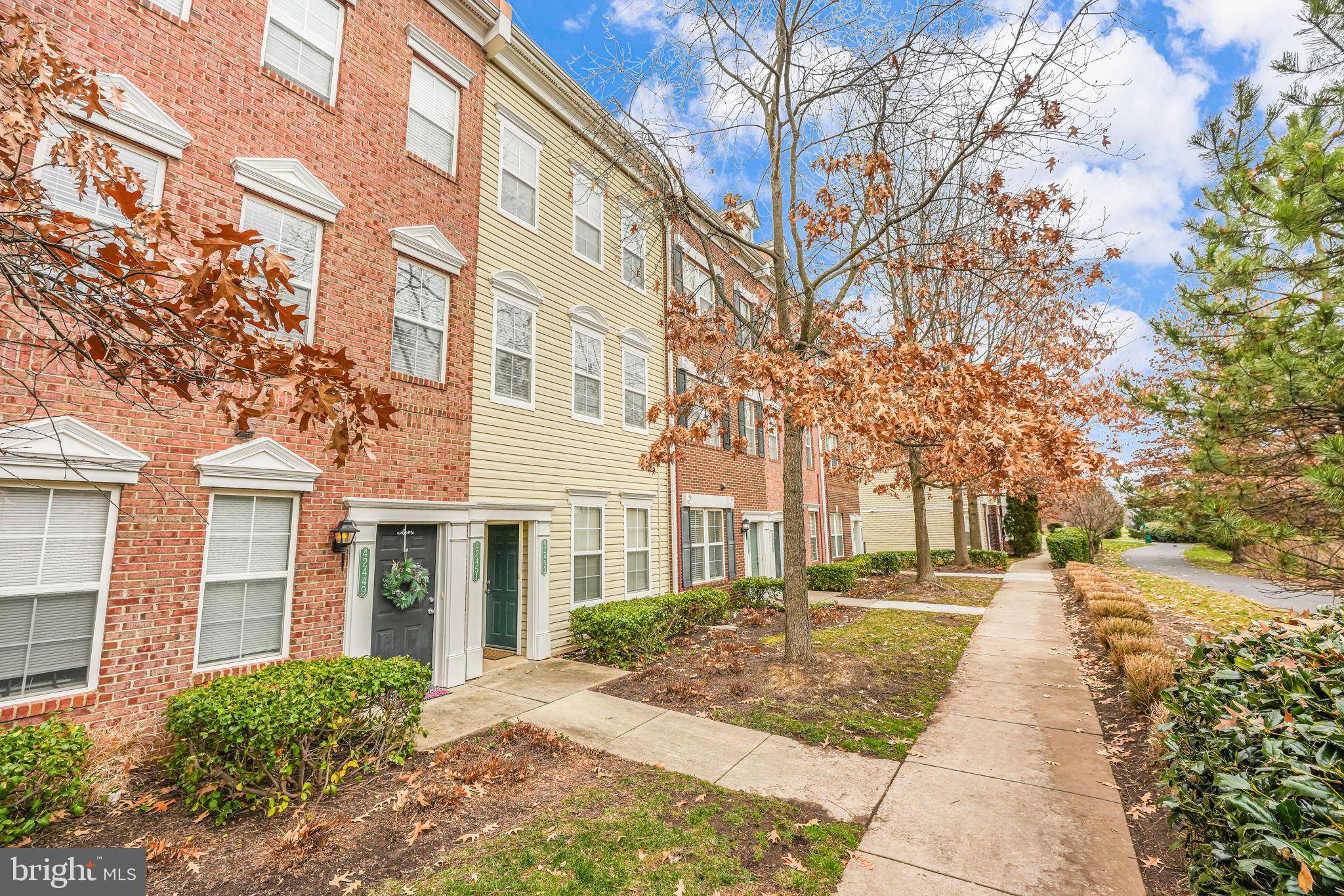 Ashburn, VA 20148,42451 ROCKROSE SQ