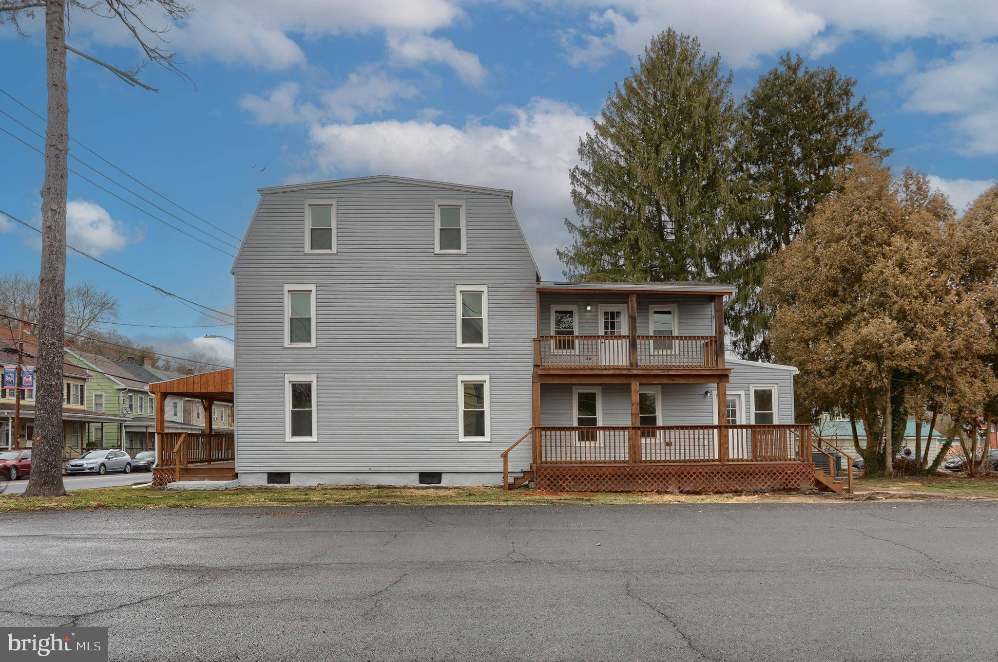 Pine Grove, PA 17963,42 EAST POTTSVILLE STREET