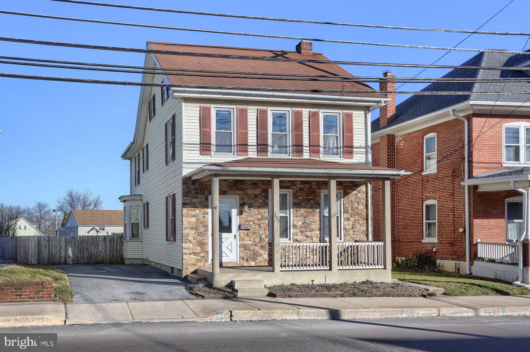 New Holland, PA 17557,233 W MAIN ST