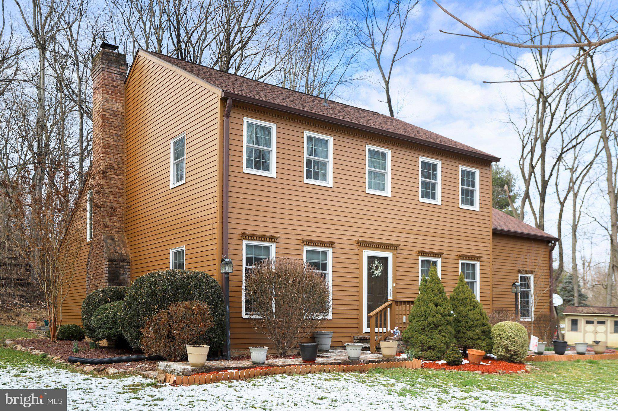 Falling Waters, WV 25419,21 PETRIE CT