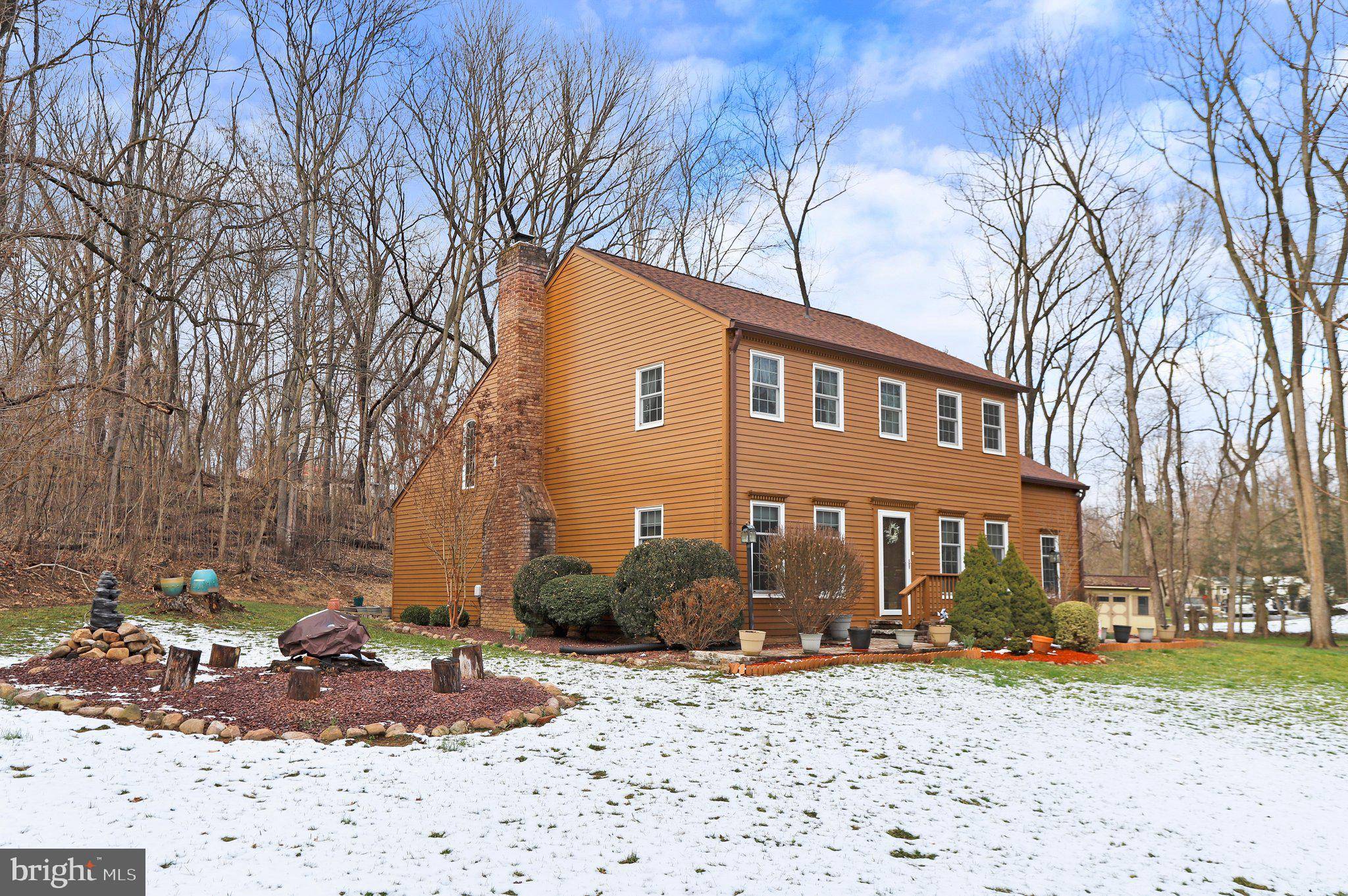 Falling Waters, WV 25419,21 PETRIE CT