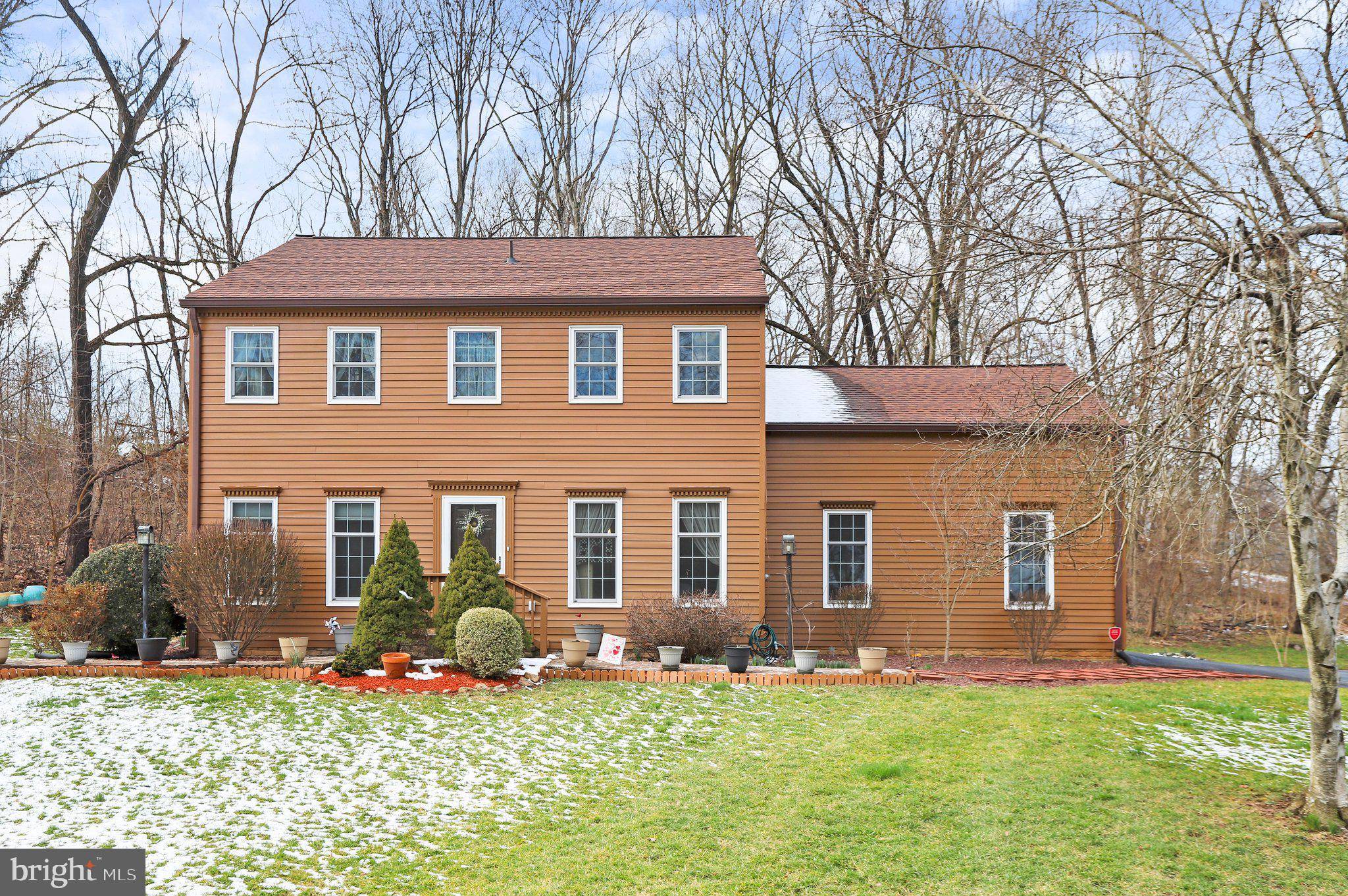 Falling Waters, WV 25419,21 PETRIE CT