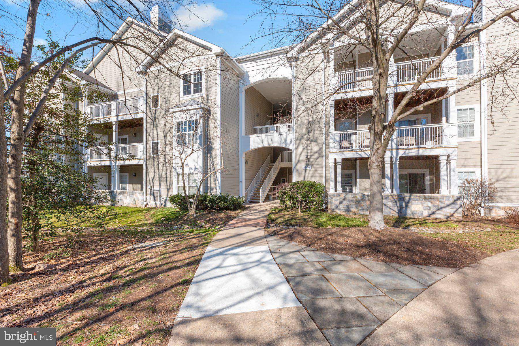 Reston, VA 20190,1700 LAKE SHORE CREST DR #36