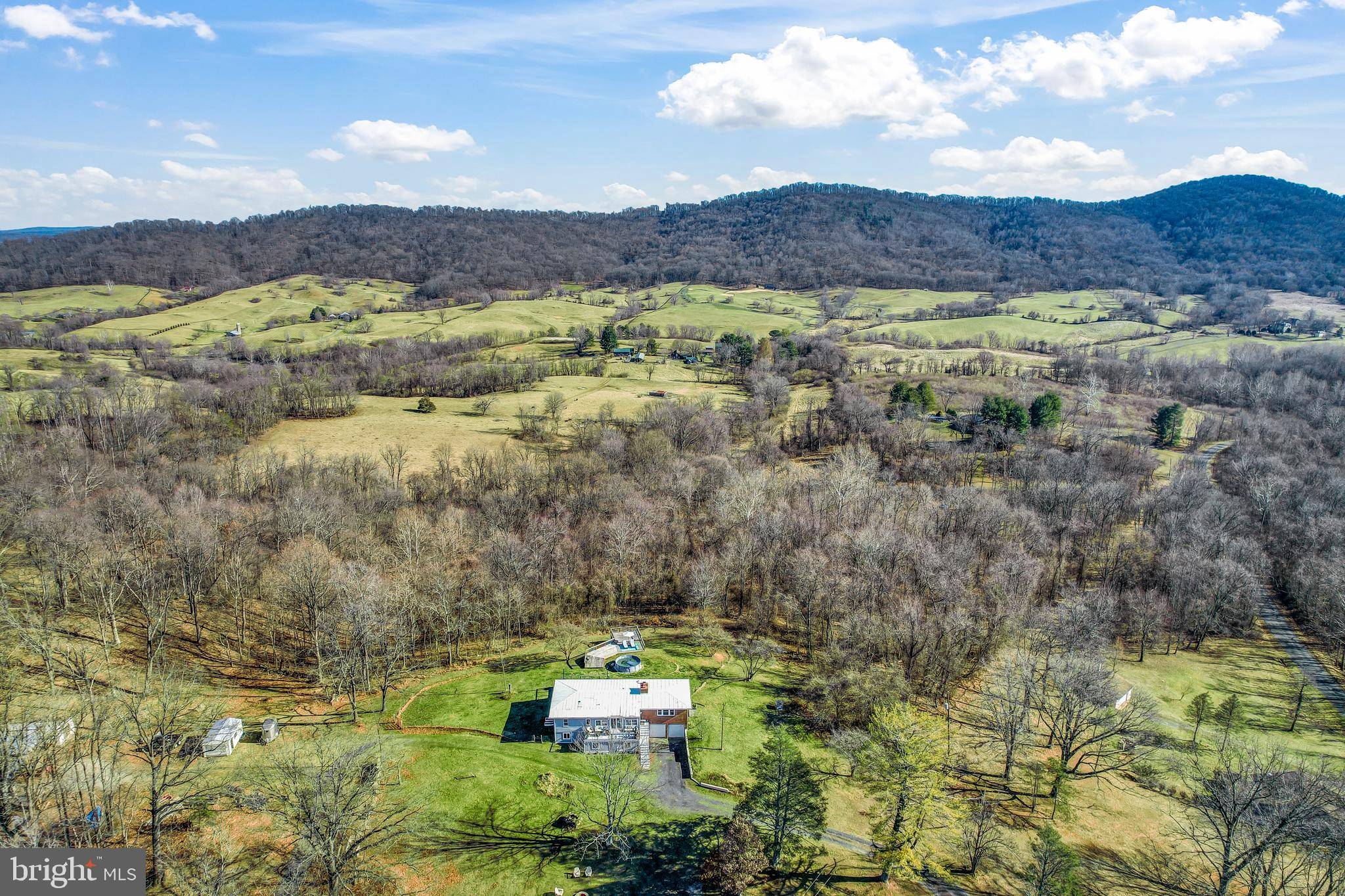 Delaplane, VA 20144,3755 SAGE RD