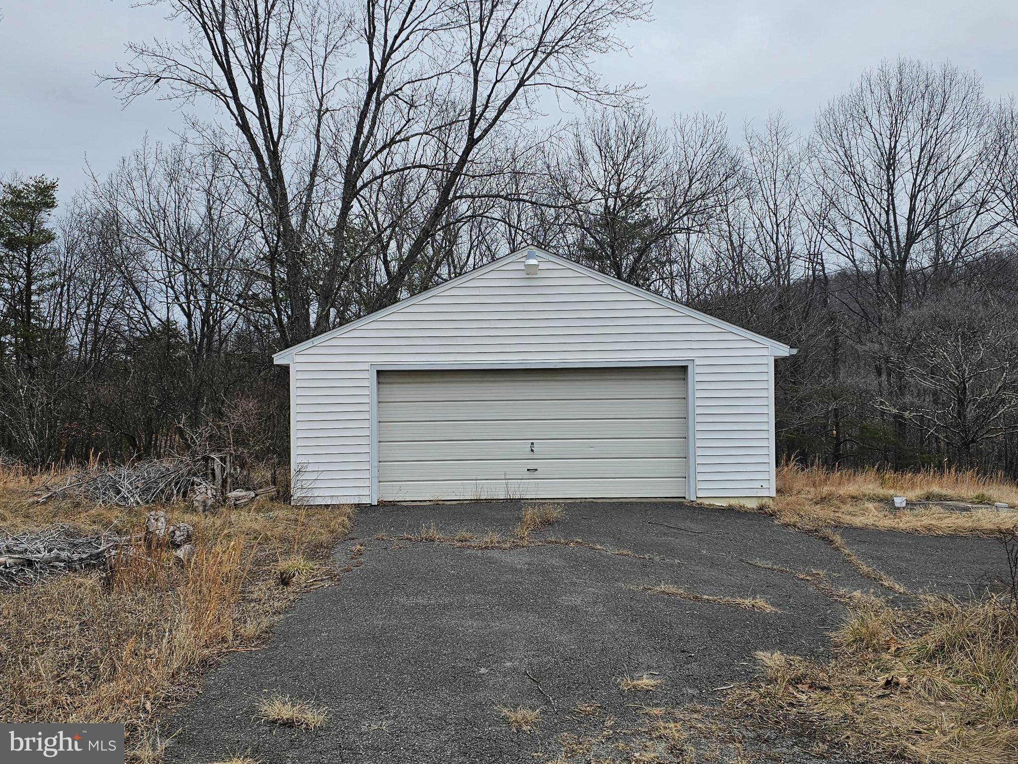 Berkeley Springs, WV 25411,297 BIRCH GROVE LN