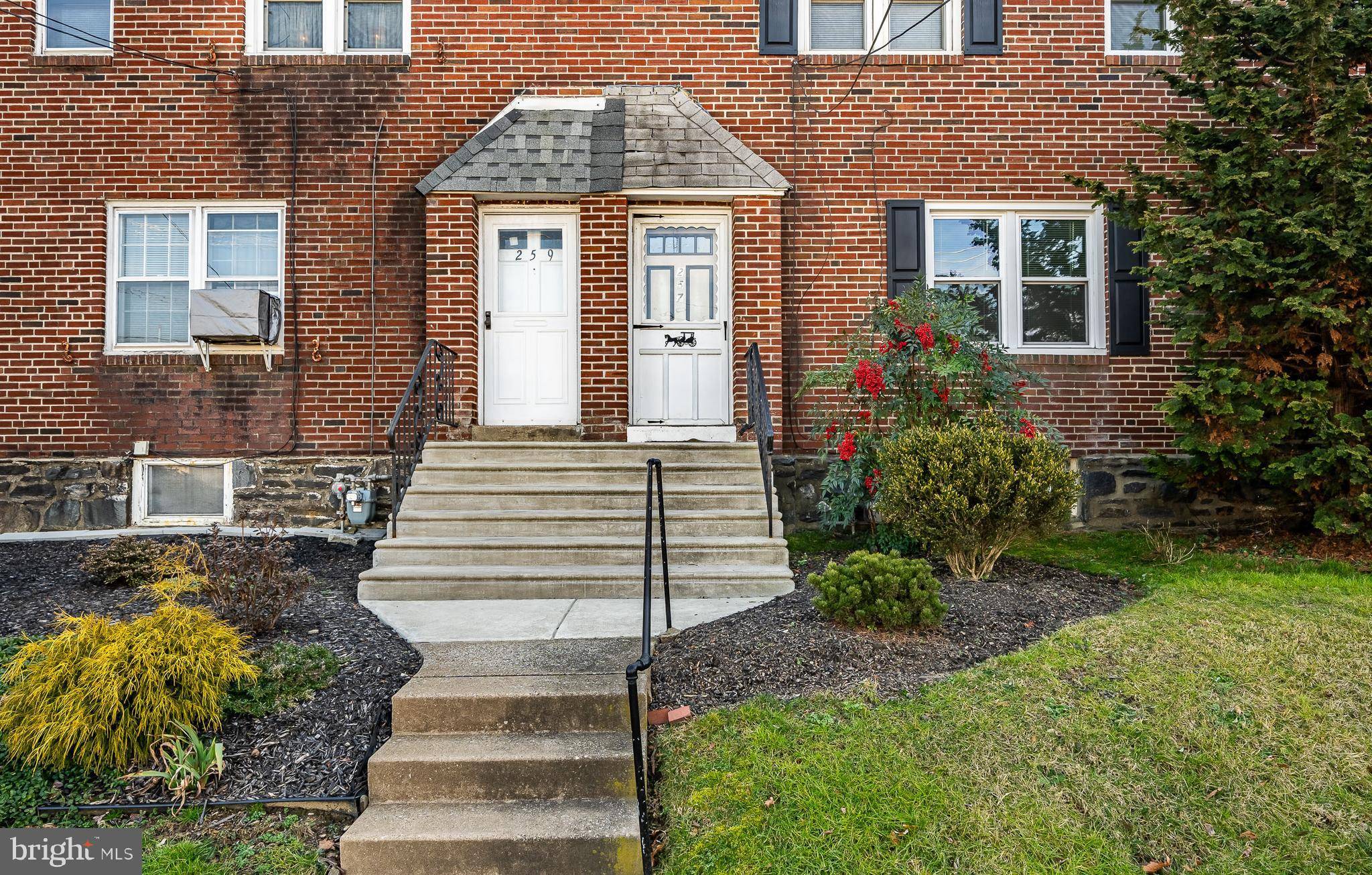 Upper Darby, PA 19082,257 E TOWNSHIP LINE RD