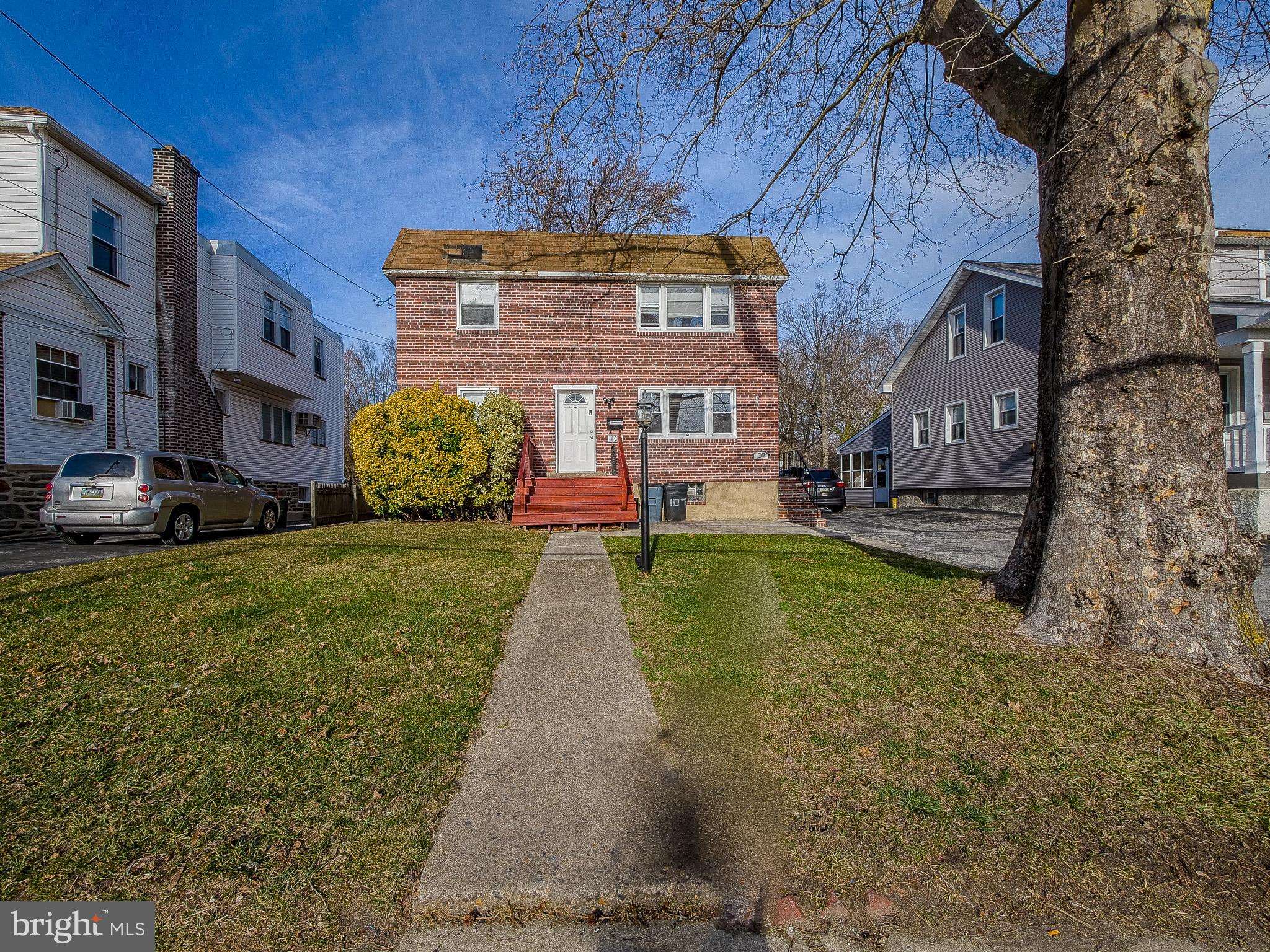 Clifton Heights, PA 19018,107 S OAK AVE