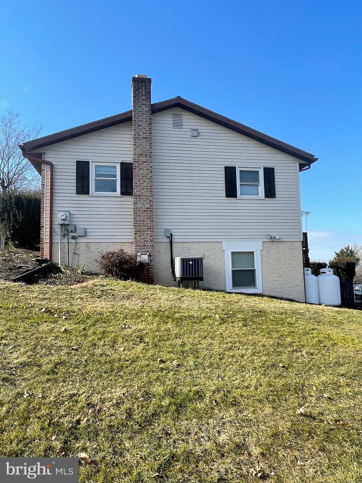 Ephrata, PA 17522,23 MICHELLE DR