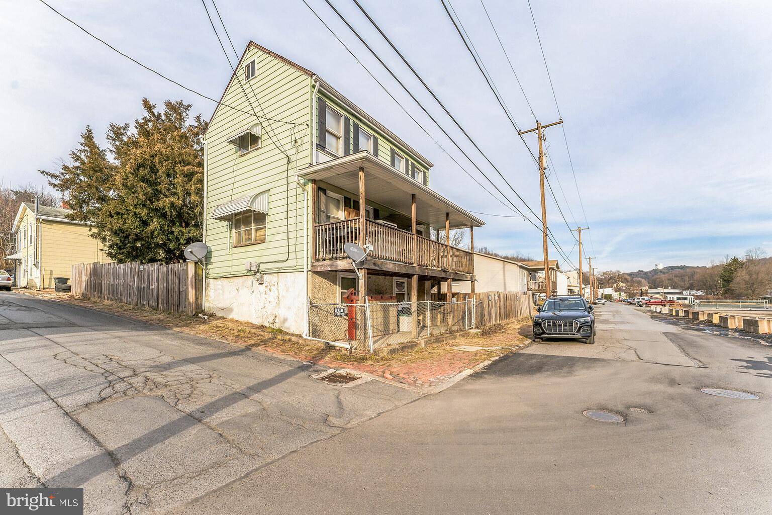 Pottsville, PA 17901,274 W RAILROAD ST