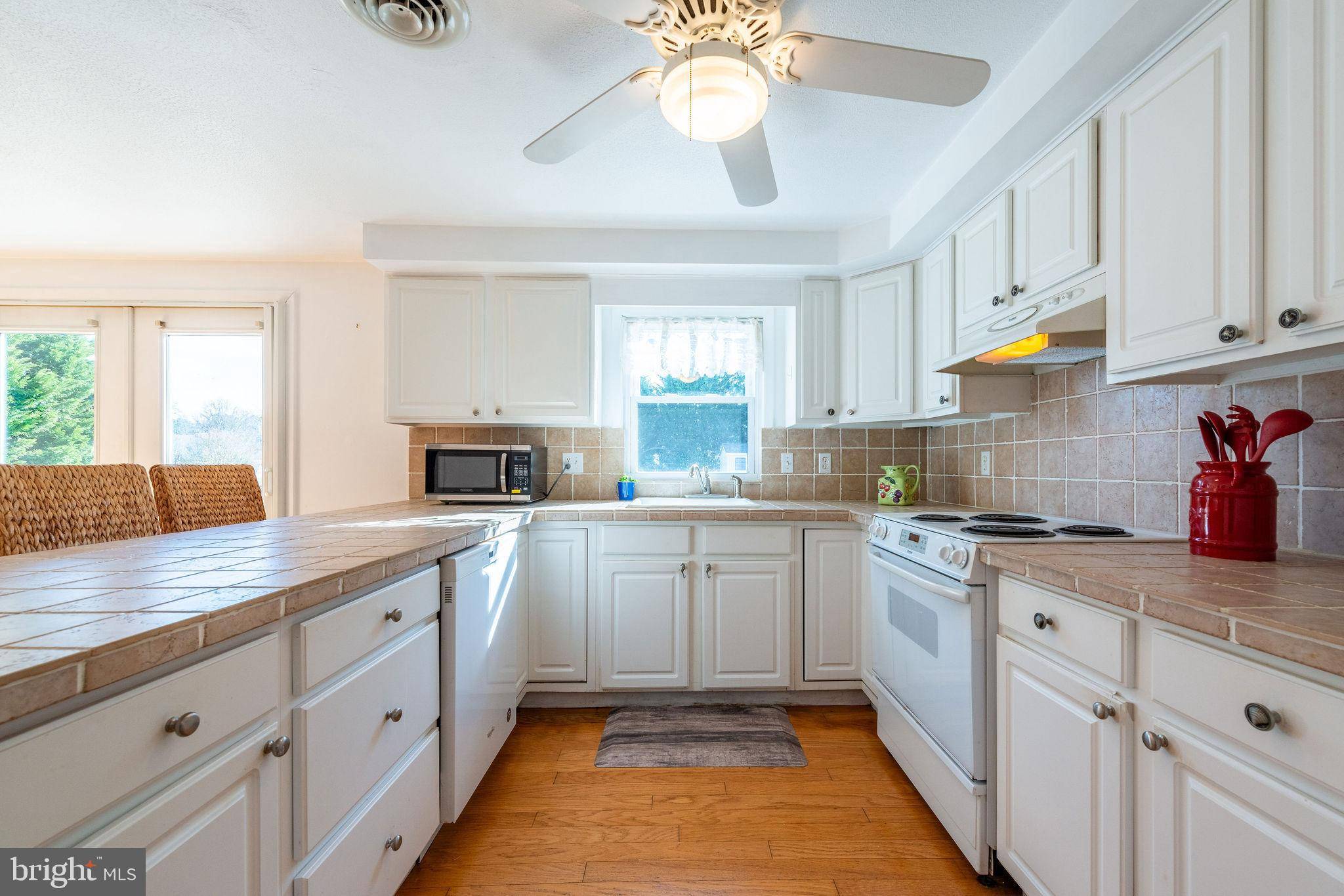 Ocean View, DE 19970,508 LLOYD ST