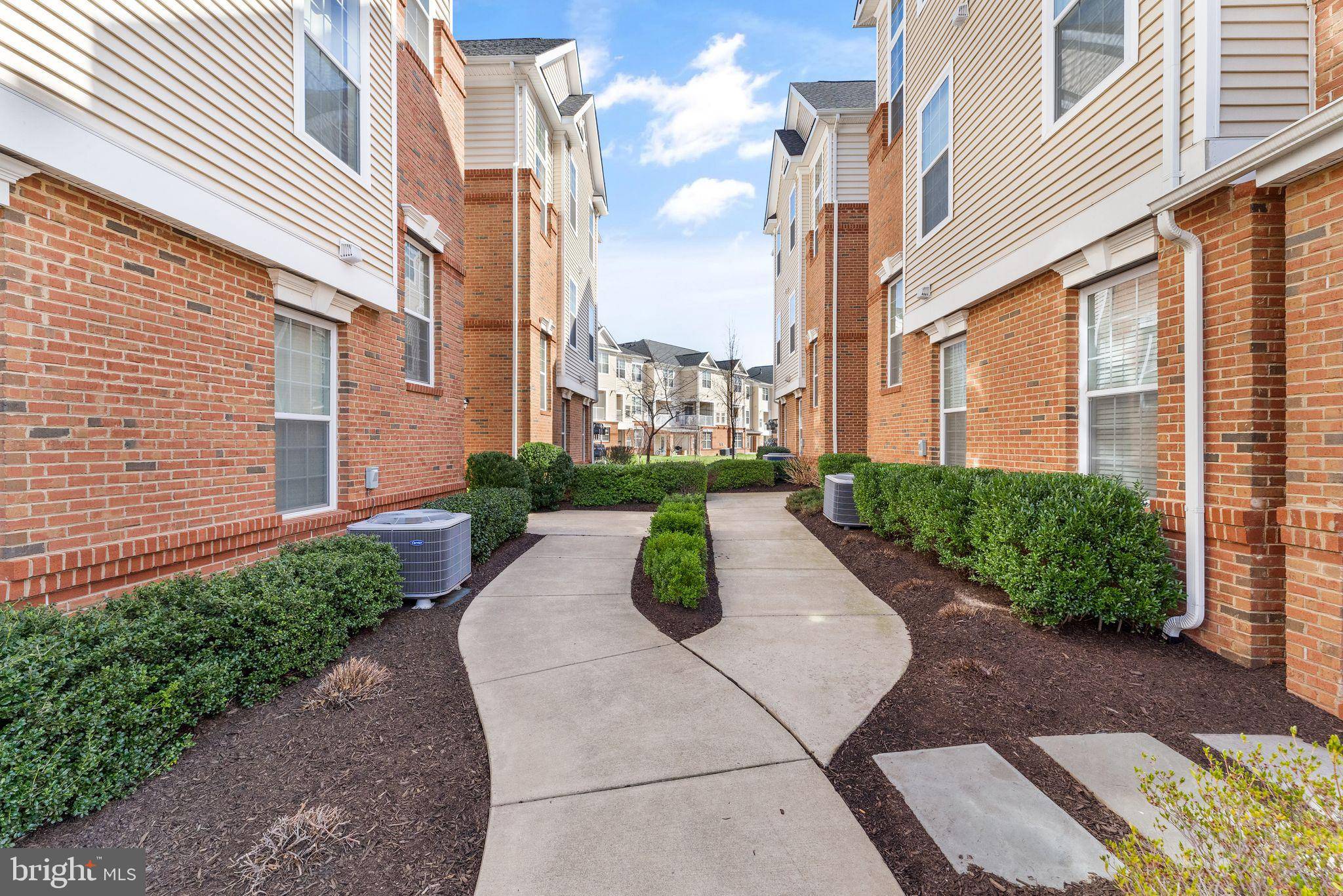 Ashburn, VA 20148,23300 MILLTOWN KNOLL SQ #101