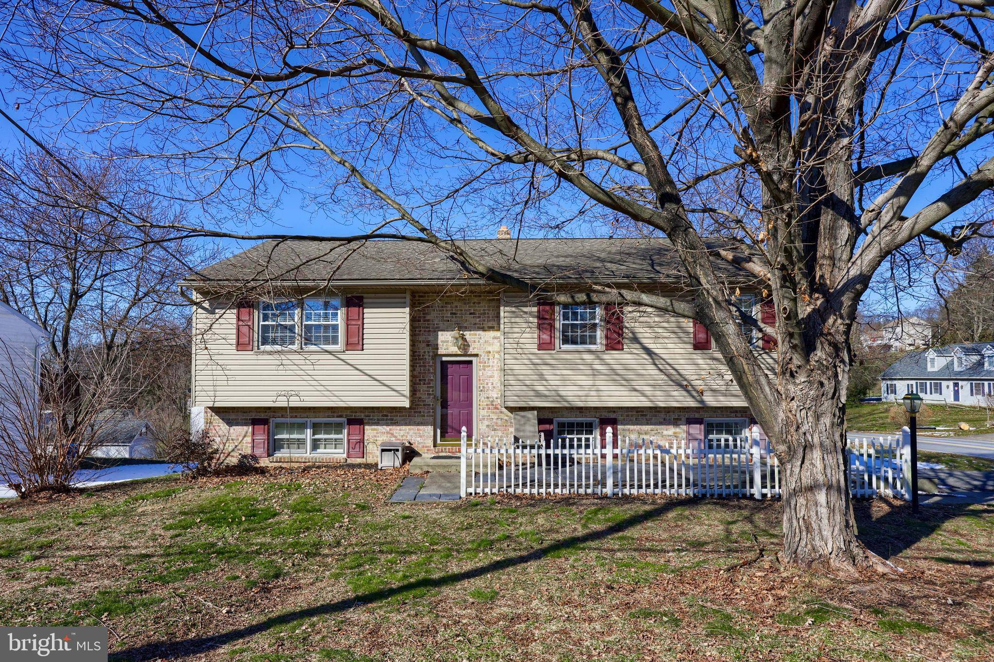 Columbia, PA 17512,379 SUMMIT DR