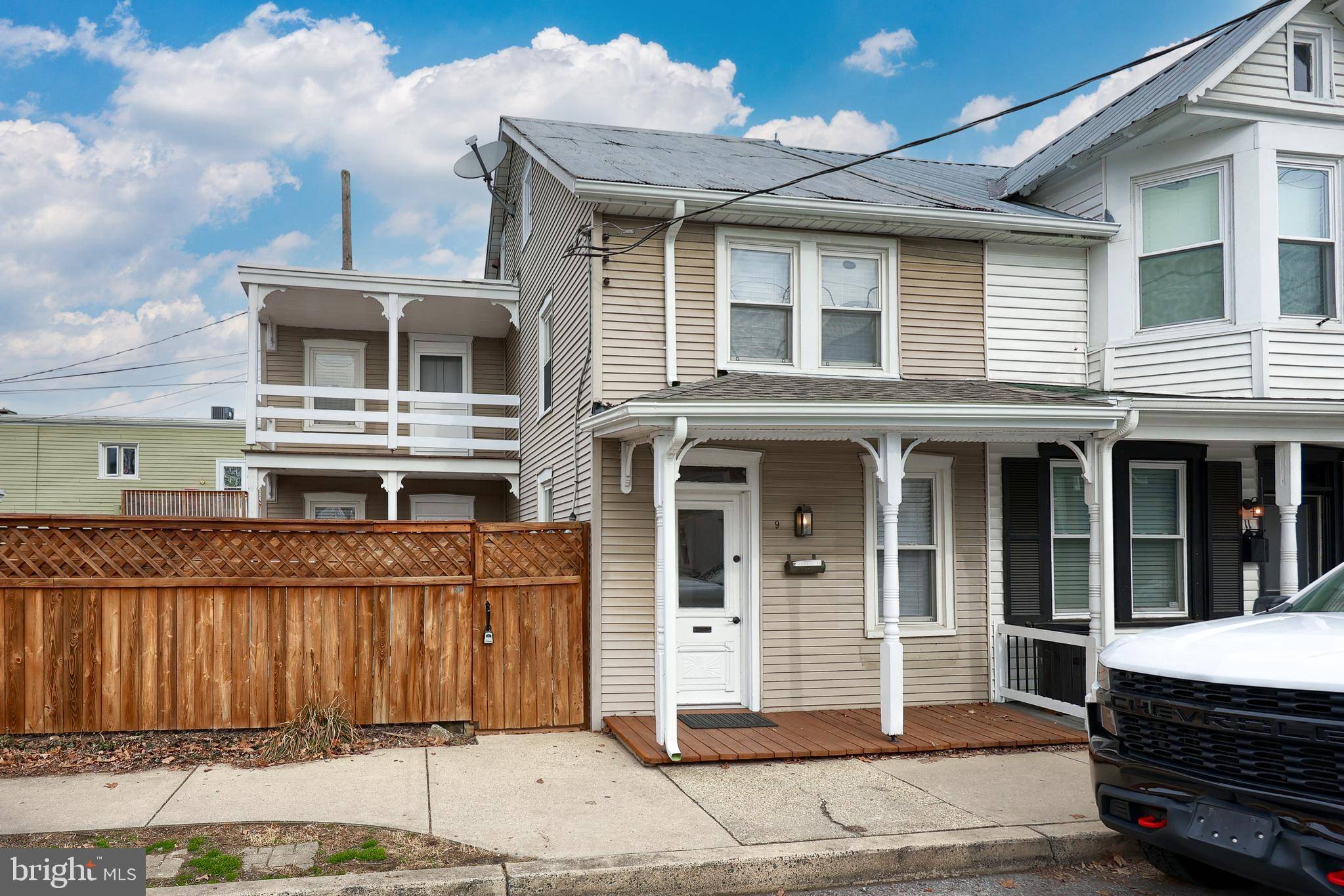 Lititz, PA 17543,9 E ORANGE ST