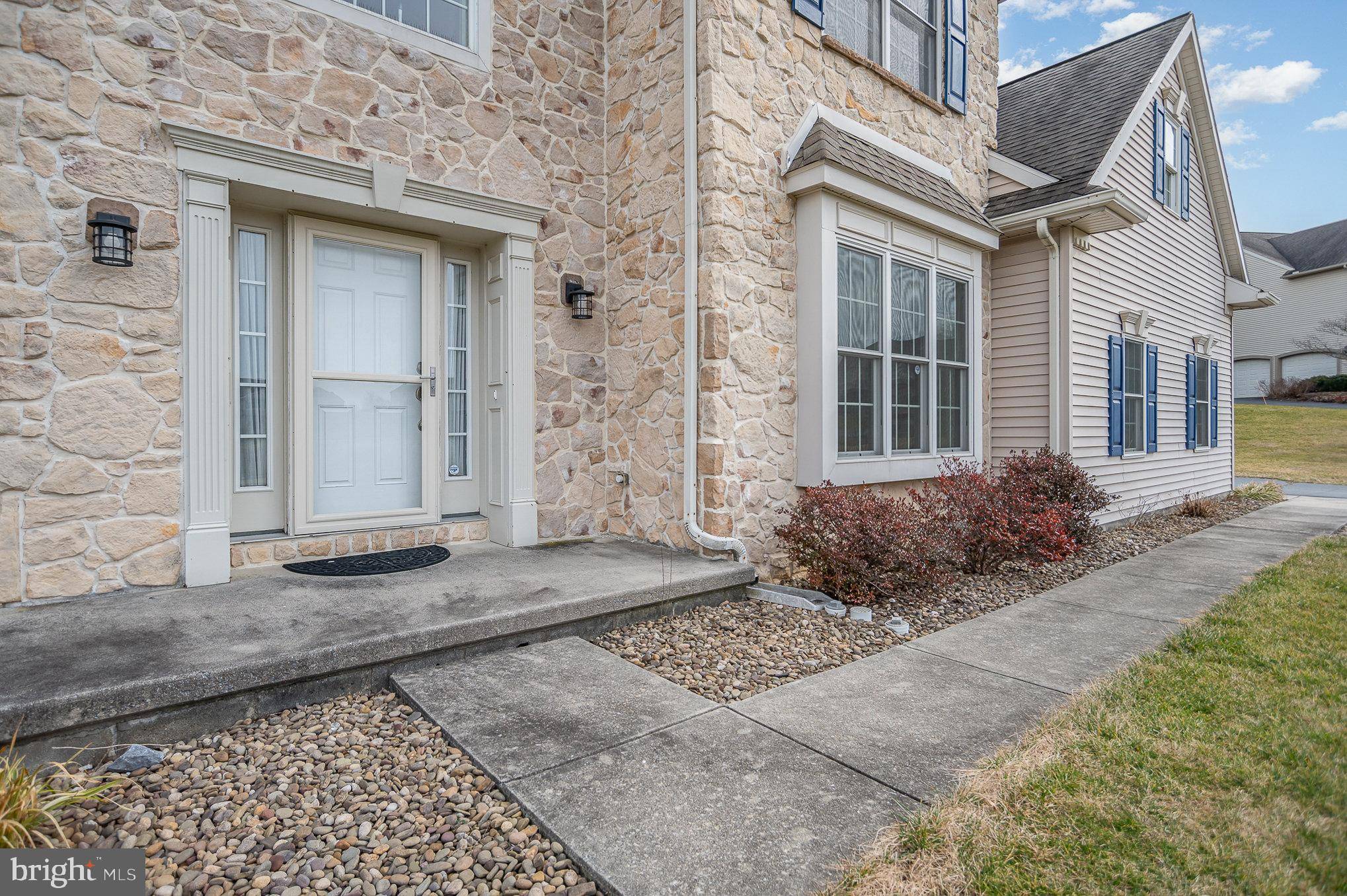 Lebanon, PA 17042,916 CROSS CREEK CT