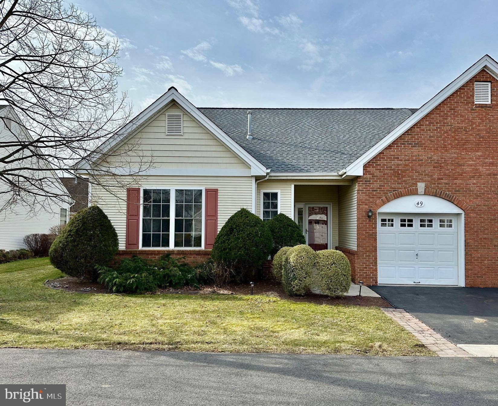 Hamilton, NJ 08690,49 MEADOWLARK DR