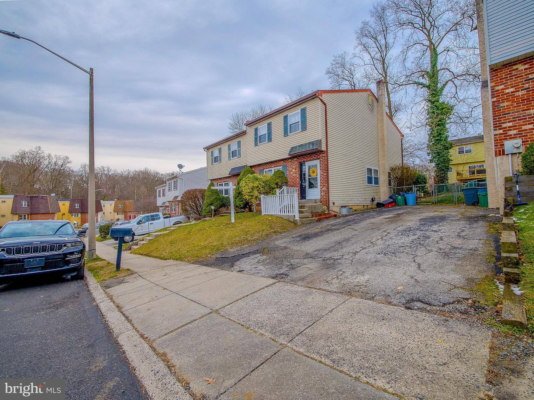 Brookhaven, PA 19015,160 MEADOWBROOK LN