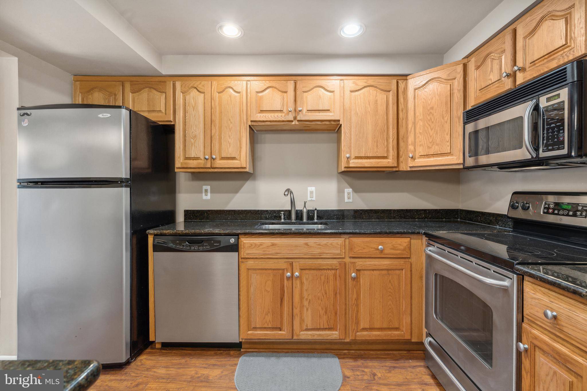 Mclean, VA 22102,7640 TREMAYNE PL #112