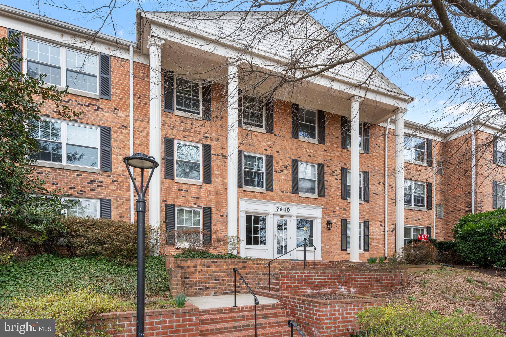 Mclean, VA 22102,7640 TREMAYNE PL #112