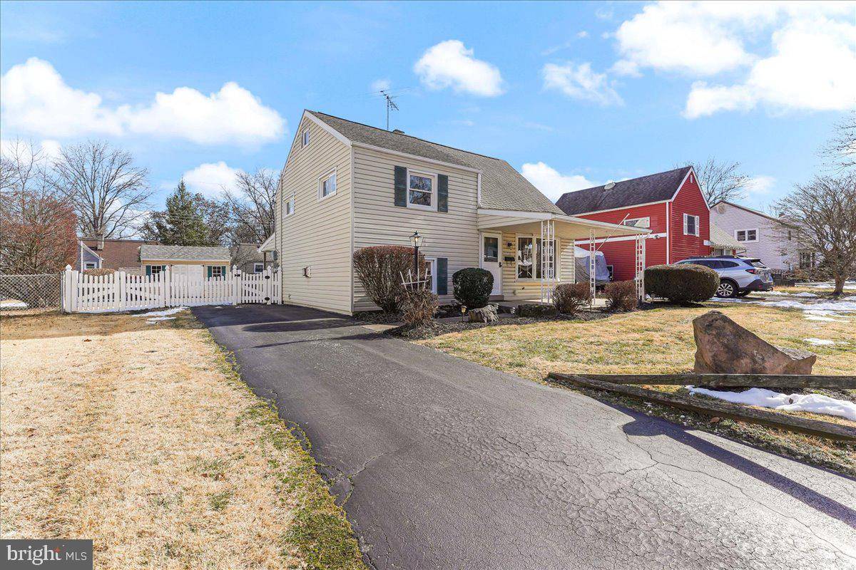 Phoenixville, PA 19460,733 CEDAR DR