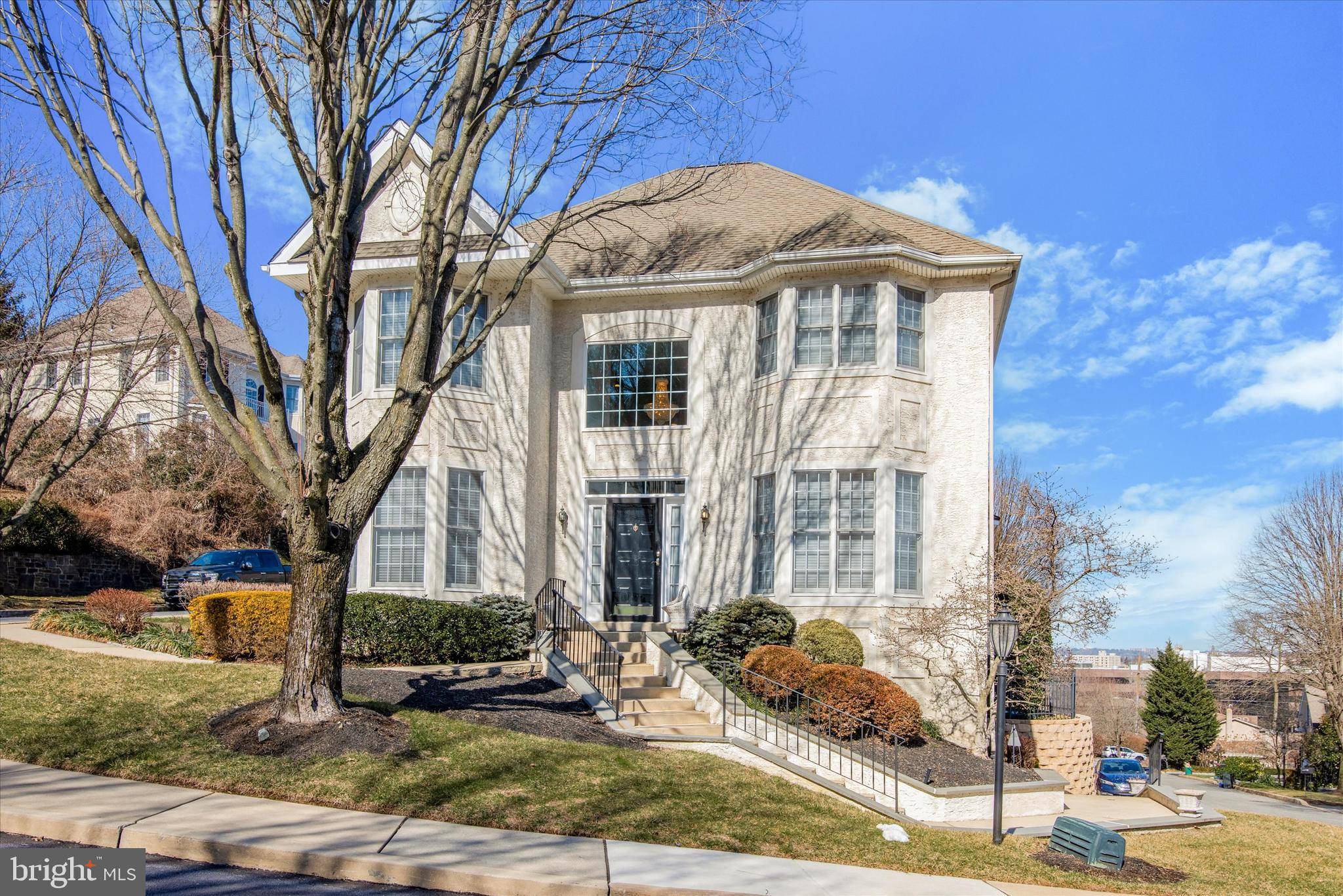 Conshohocken, PA 19428,102 MERION HILL LN