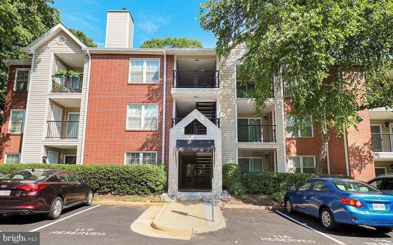 Alexandria, VA 22302,3303 WYNDHAM CIR #148