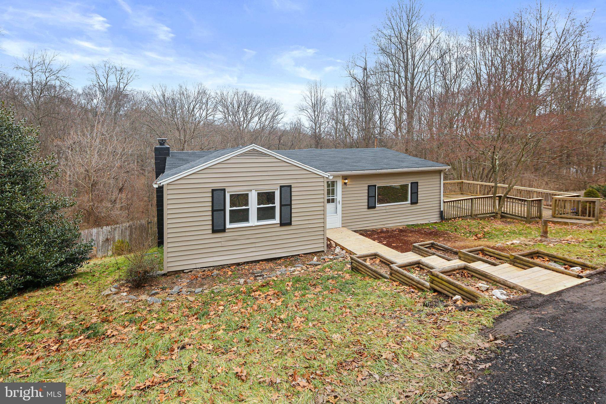 Delta, PA 17314,393 MEADOW TRL