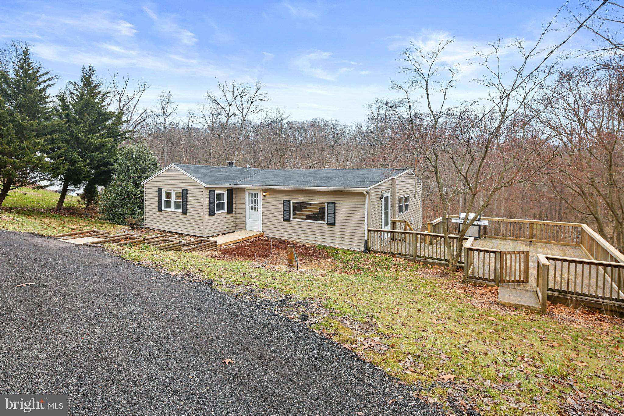 Delta, PA 17314,393 MEADOW TRL