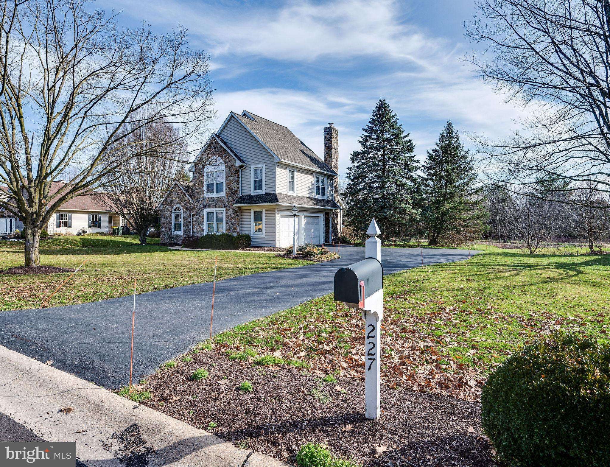 Lititz, PA 17543,227 FARMSTEAD LN