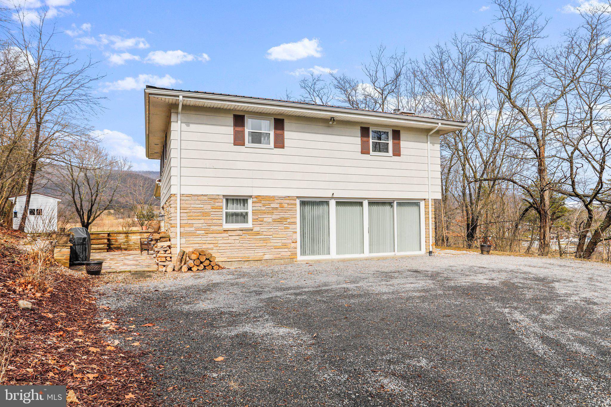 Keyser, WV 26726,195 STAGGS LN