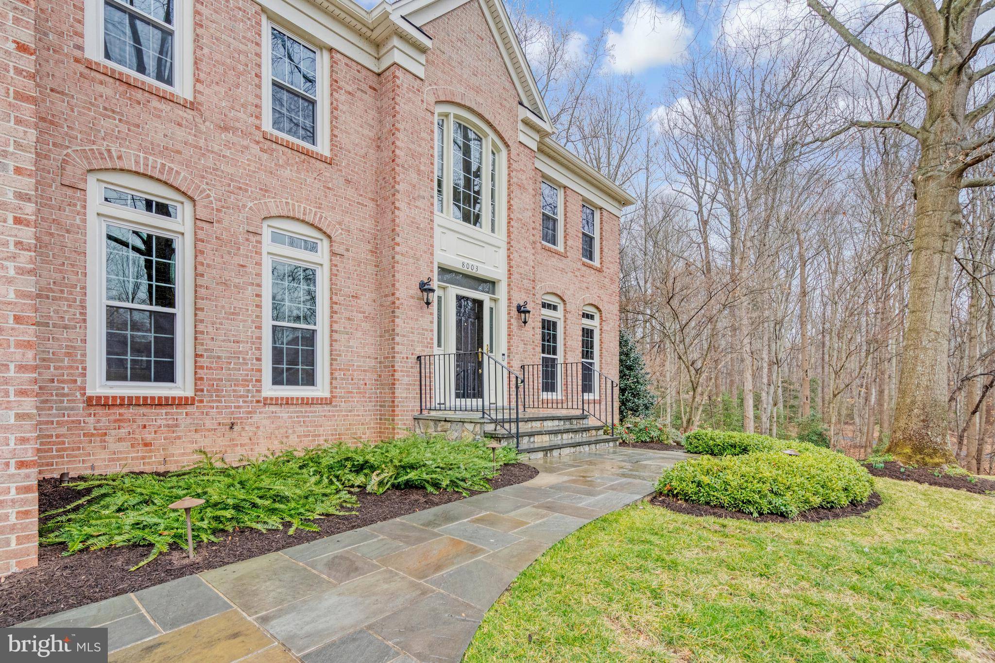 Fairfax Station, VA 22039,8003 HOLLINGTON PL