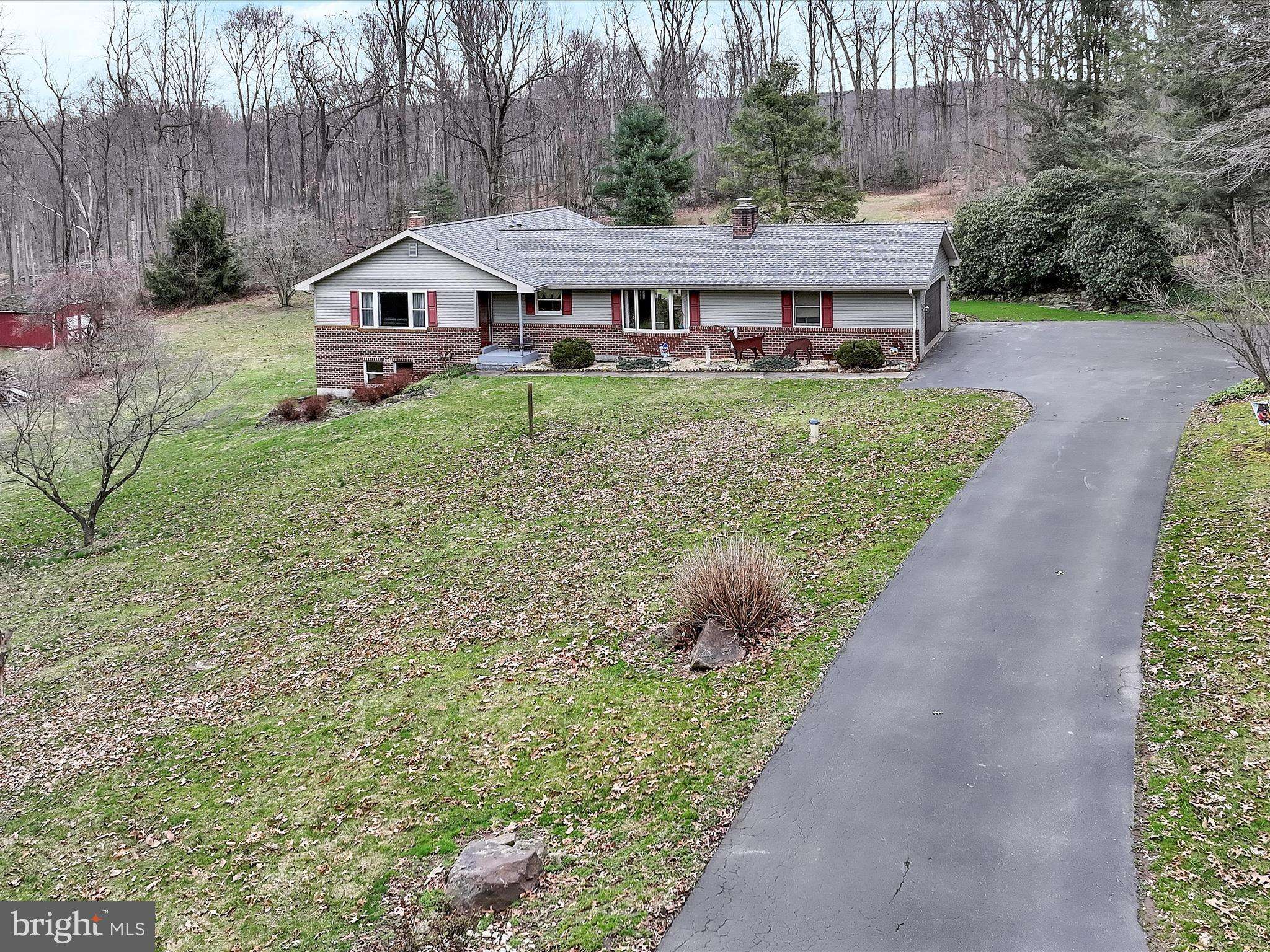 Elverson, PA 19520,440 BRIARWOOD DR