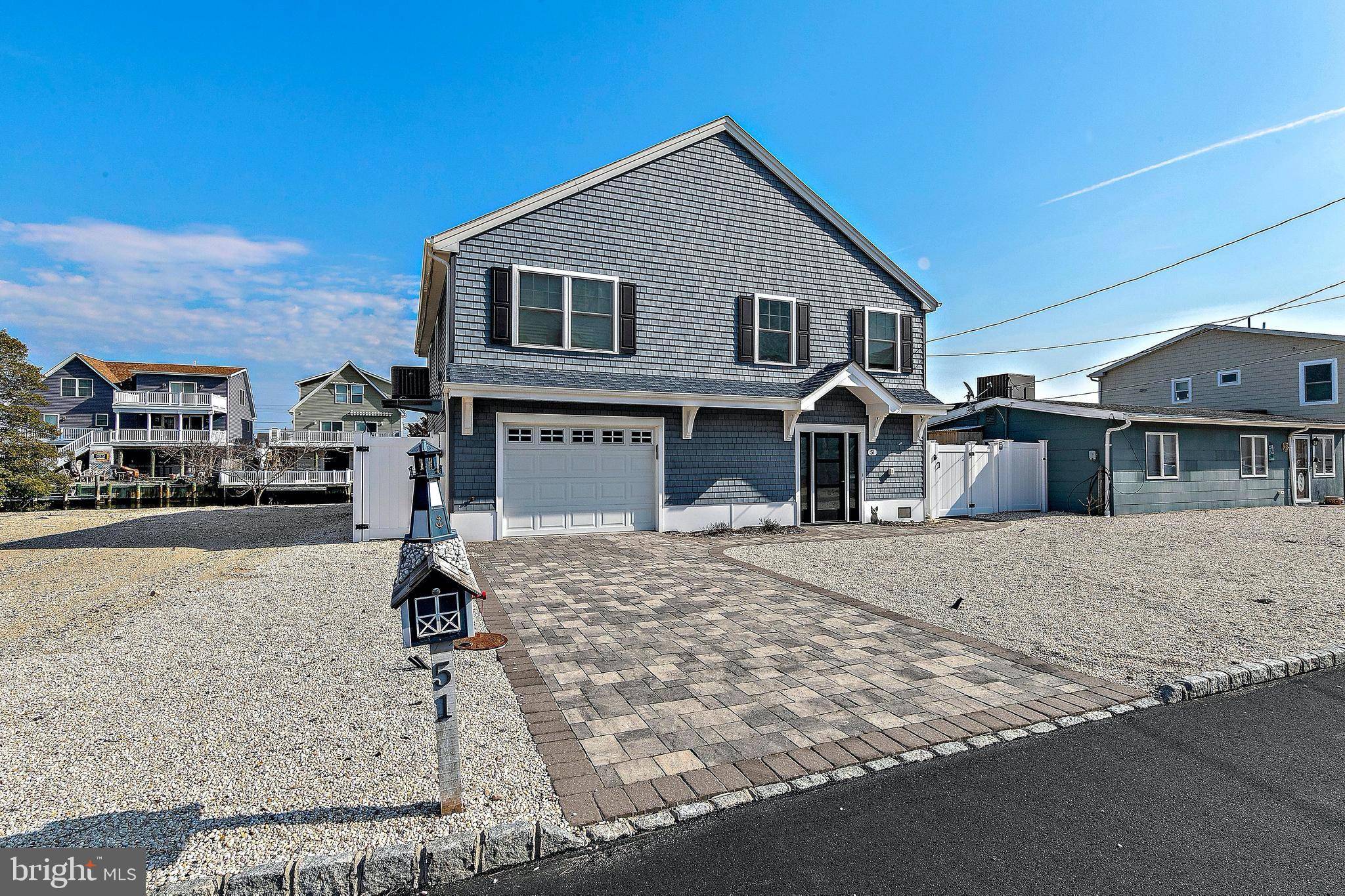 Manahawkin, NJ 08050,51 HAROLD LN