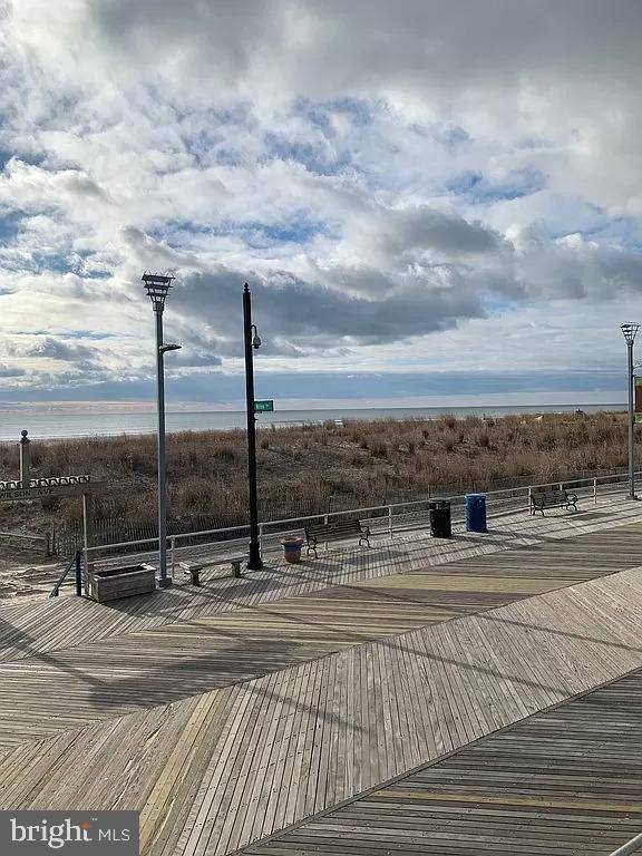 Atlantic City, NJ 08401,3501 BOARDWALK #C208