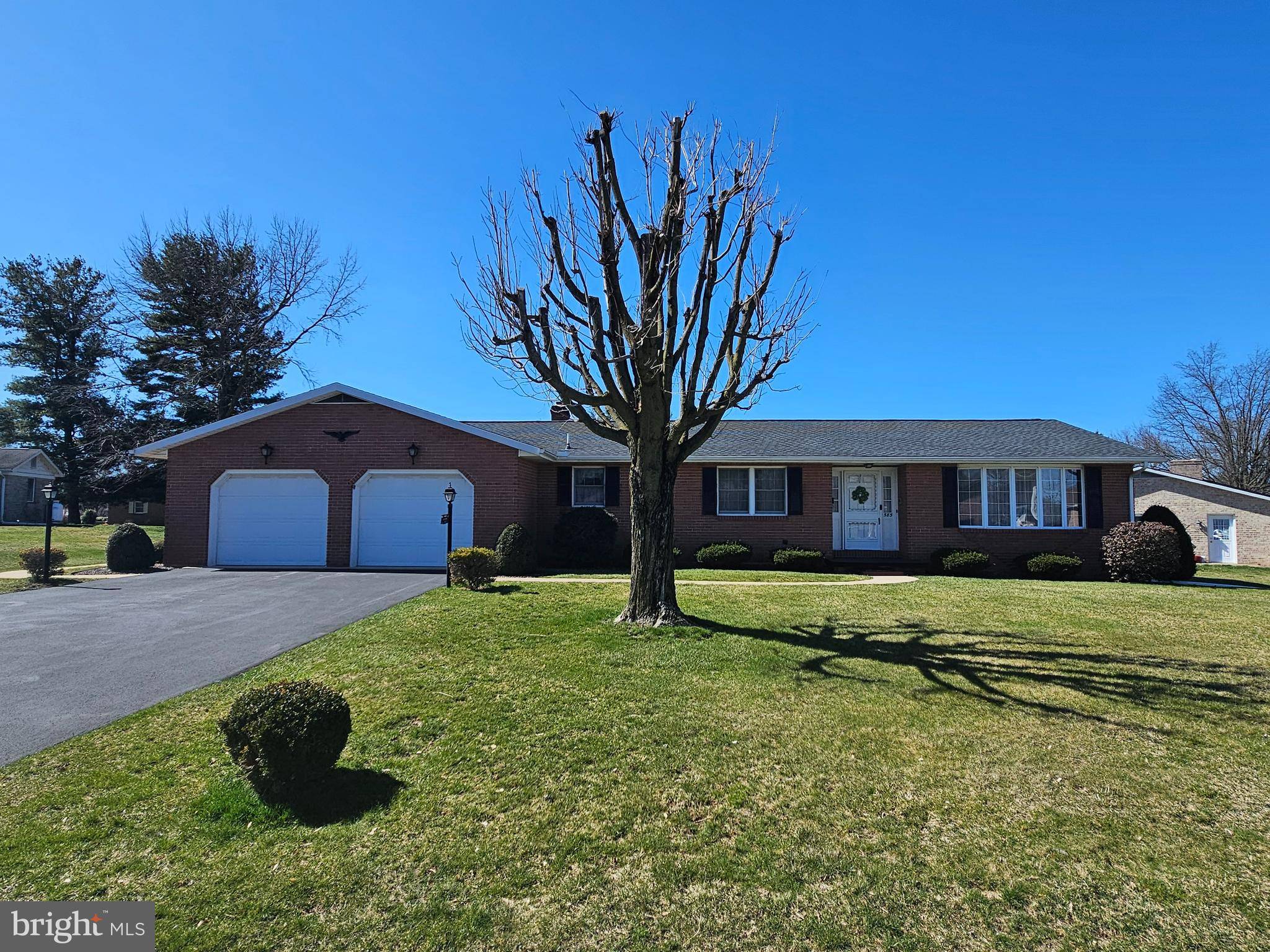 Greencastle, PA 17225,585 MEADOWVIEW CIRCLE