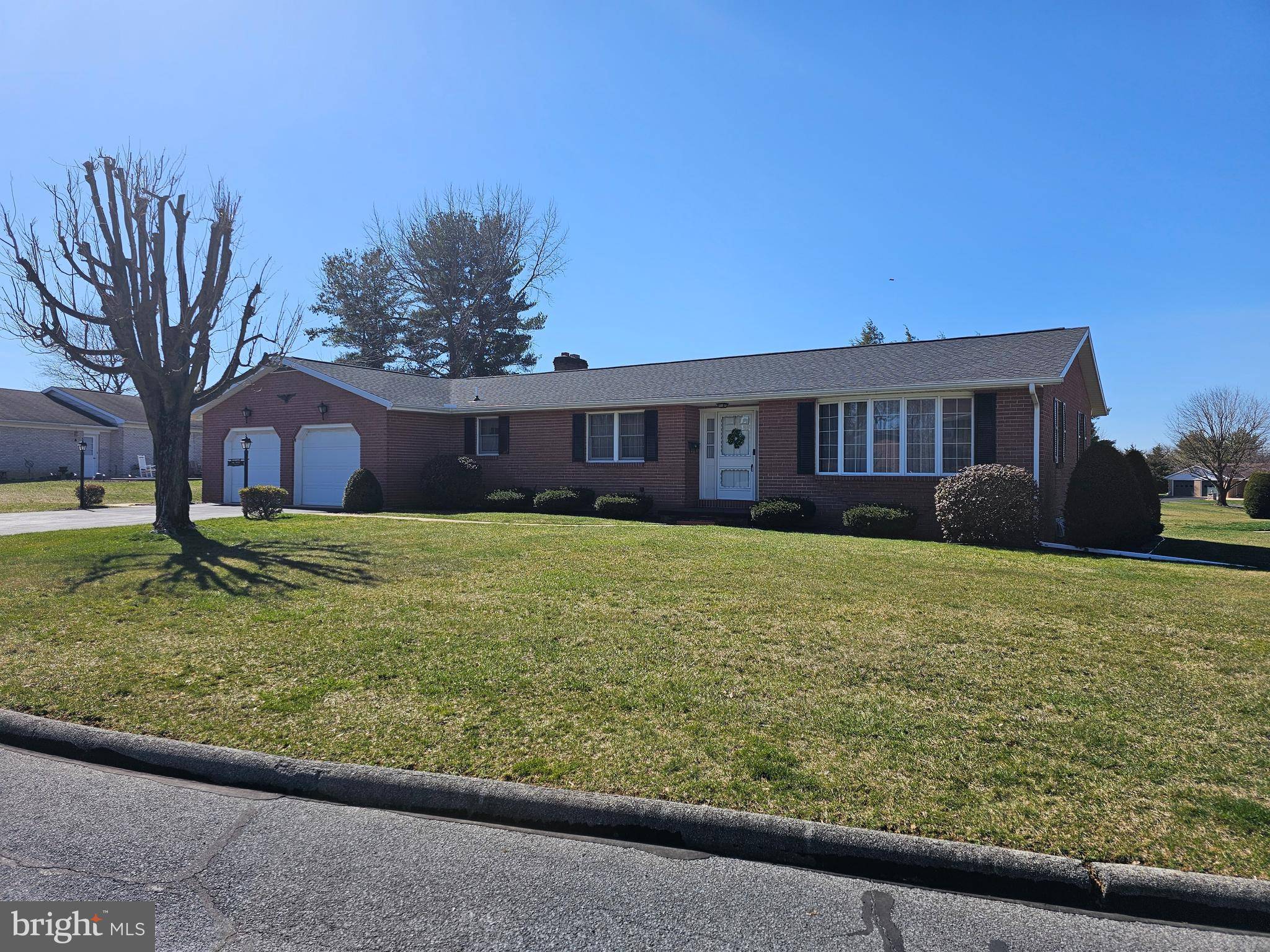 Greencastle, PA 17225,585 MEADOWVIEW CIRCLE