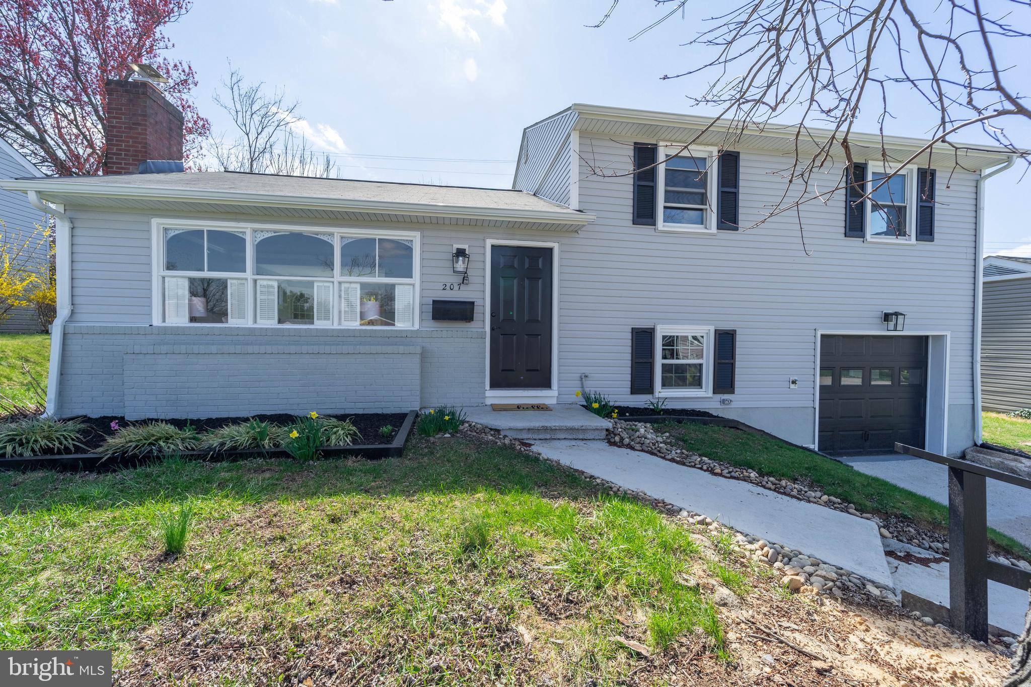 Linthicum Heights, MD 21090,207 REGENCY CIR