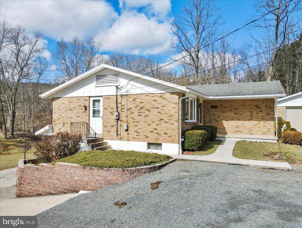 Lehighton, PA 18235,110 PEACH ALY