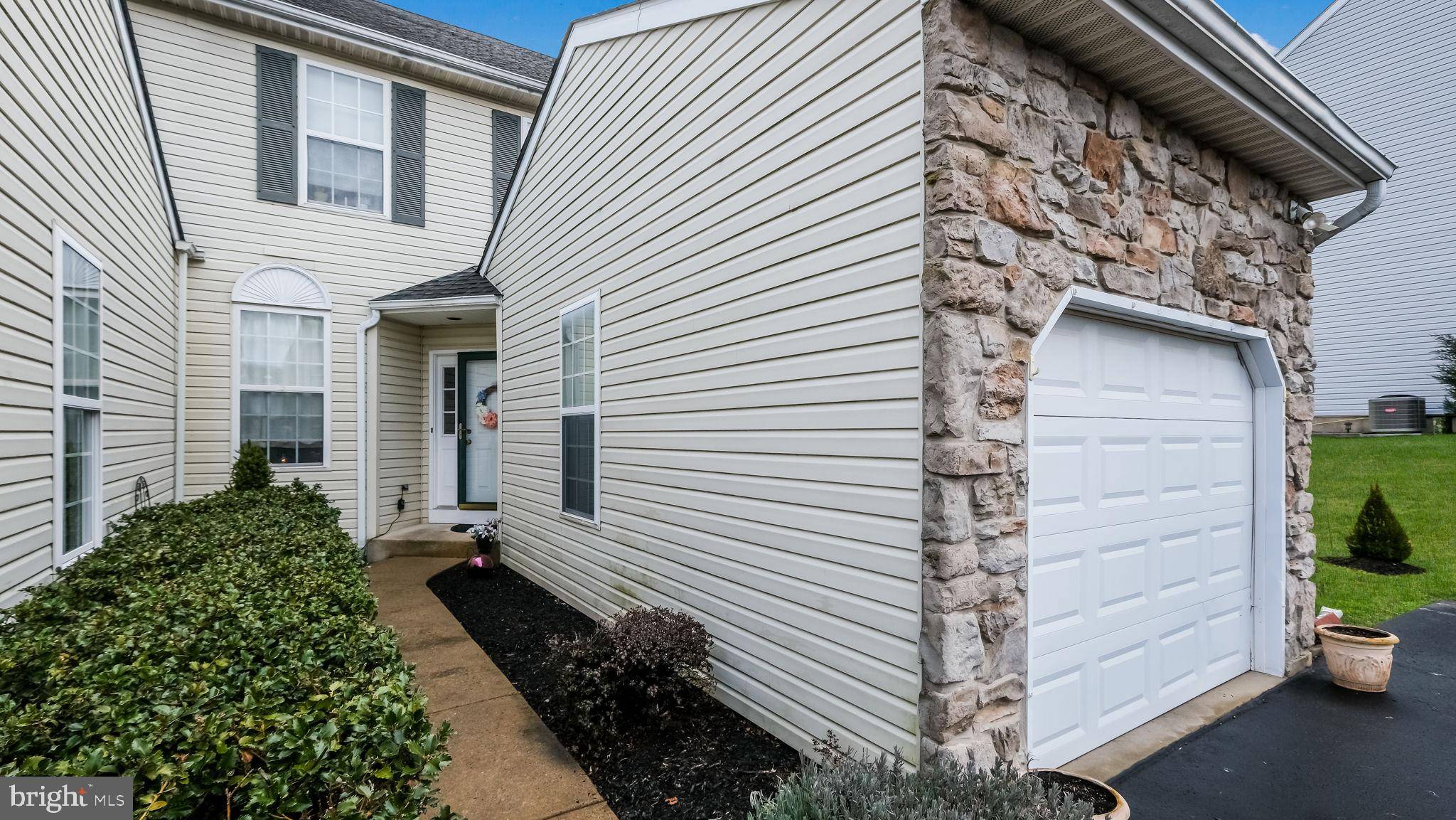 Perkasie, PA 18944,73 WHEATSHEAFF LN