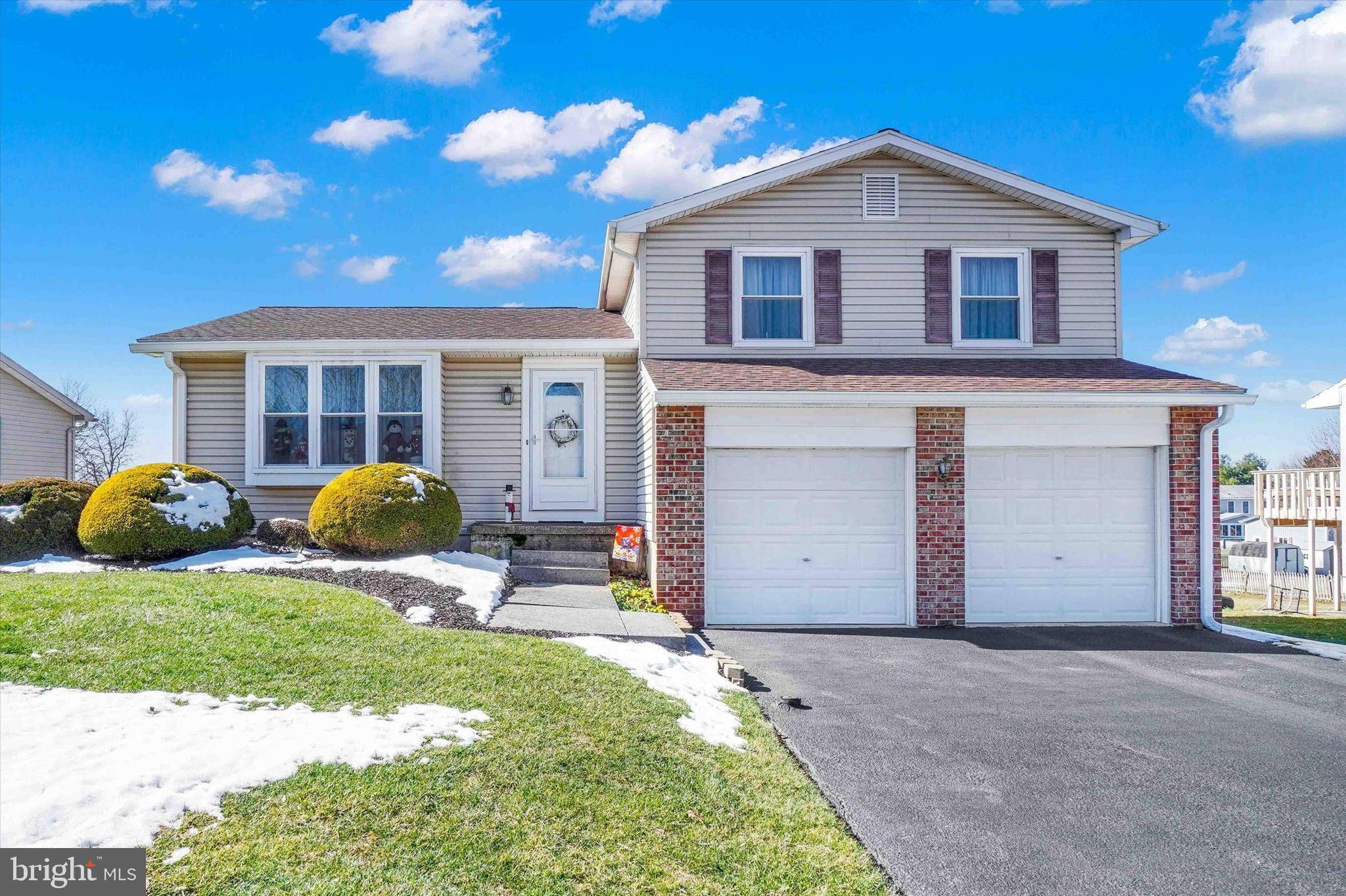 York, PA 17408,1690 RAINBOW CIR