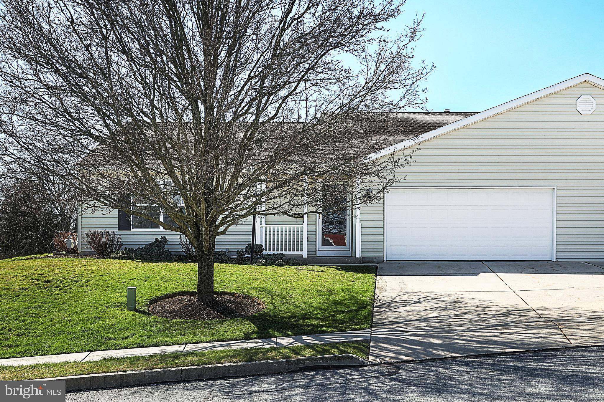 York, PA 17406,130 SWEET GUM LN