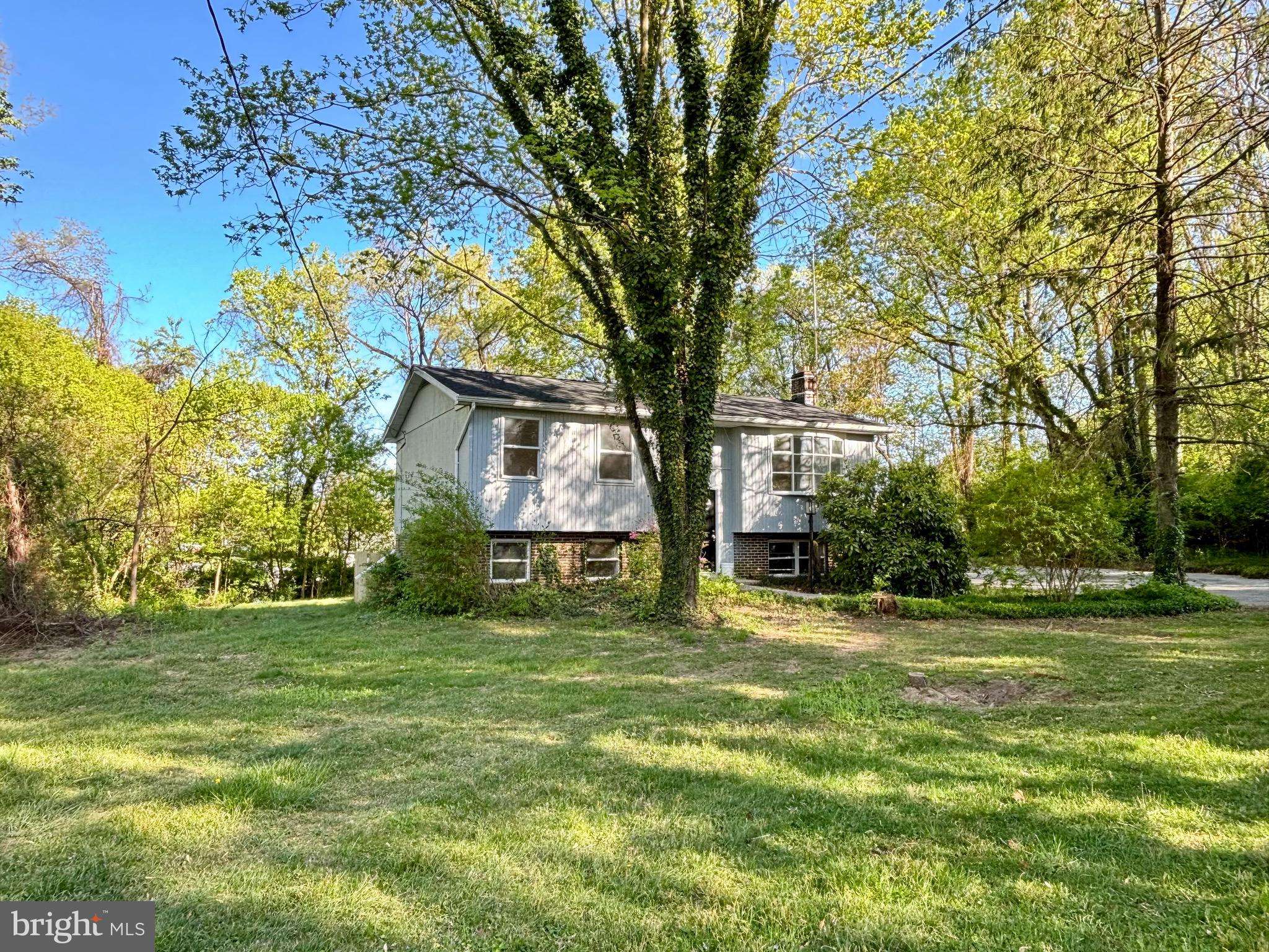 Falling Waters, WV 25419,123 VINCA LN