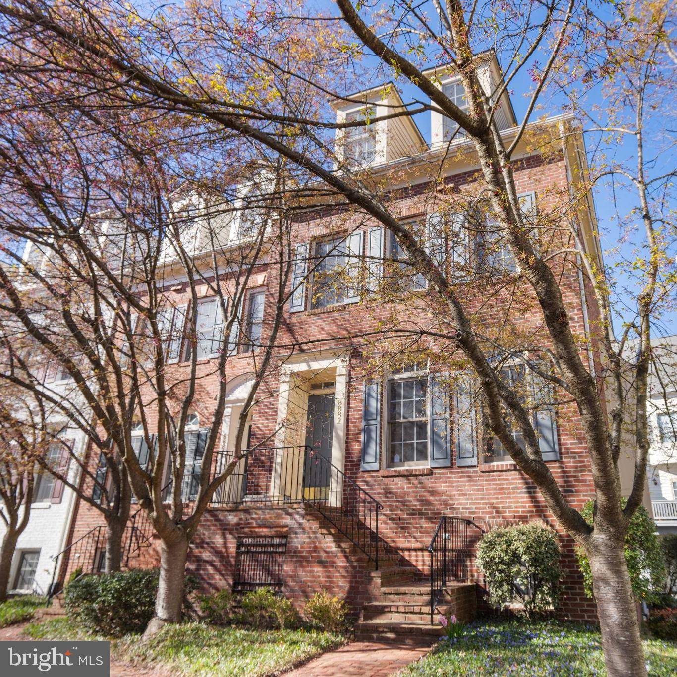 Vienna, VA 22182,8882 ASHGROVE HOUSE LN