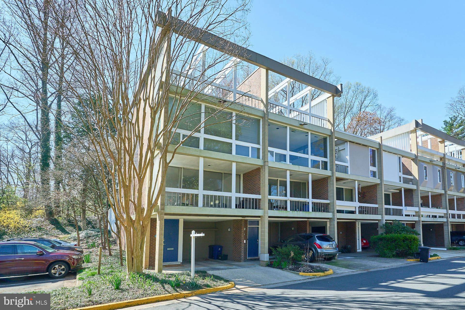 Reston, VA 20190,11501 HICKORY CLUSTER